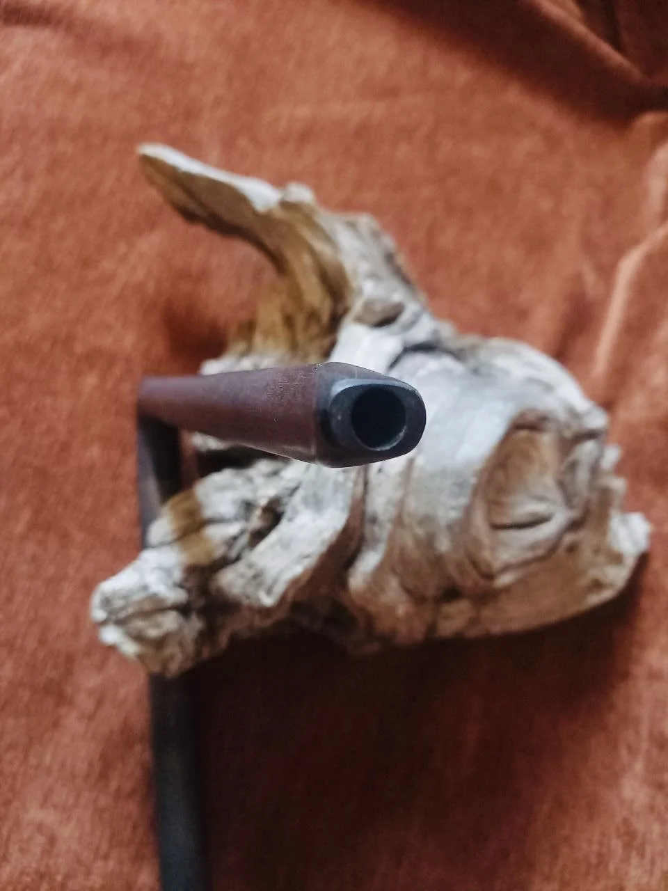 Handcrafted black wooden tepi applicator for rapé ceremonies. Smooth airflow, ergonomic design, and natural materials for sacred ritual use.