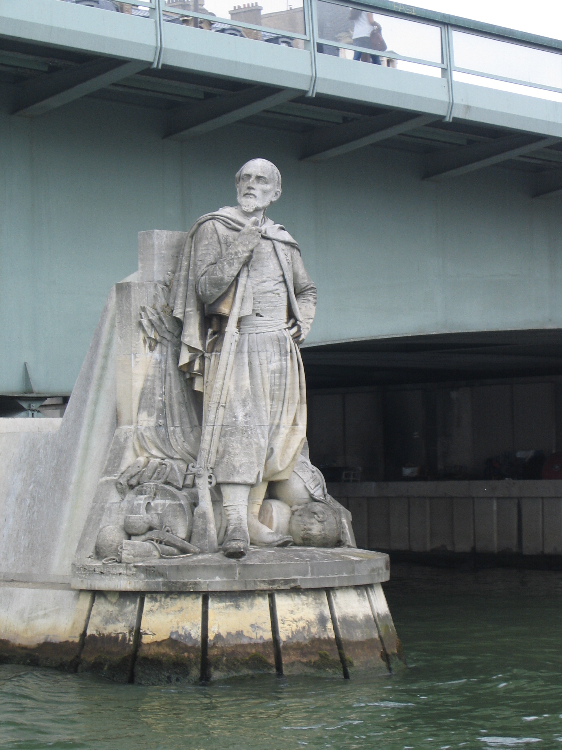 Le_zouave_au_pont_de_l'Alma_à_Paris.JPG