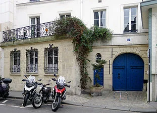 17 rue Chanoinesse