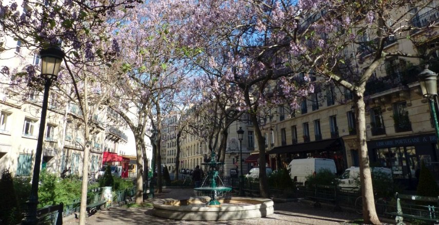 place-de-lestrapade-paris.jpg