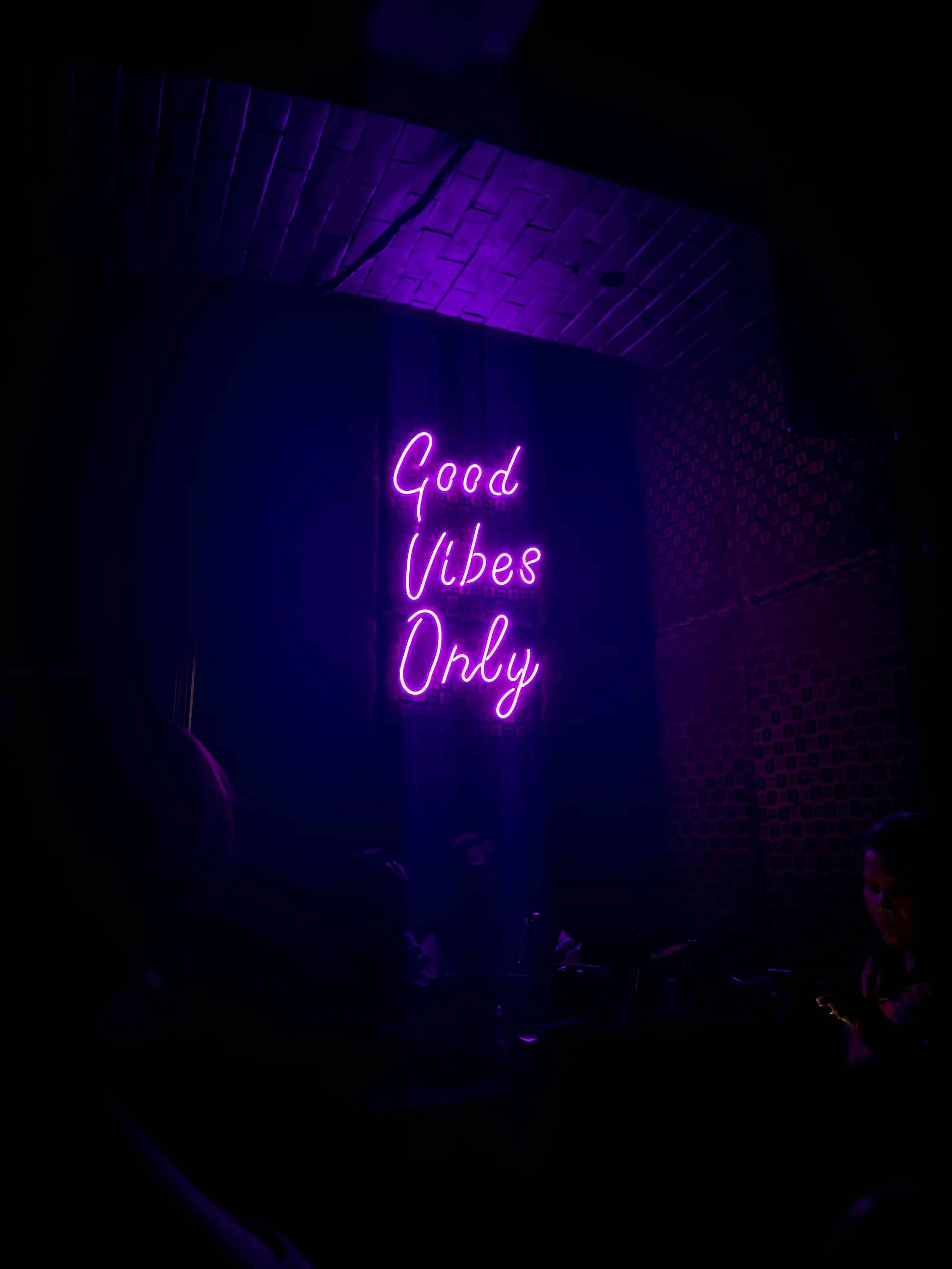 The Paradox of "Good Vibes Only" Culture: A Psychological Exploration of Toxic Positivity