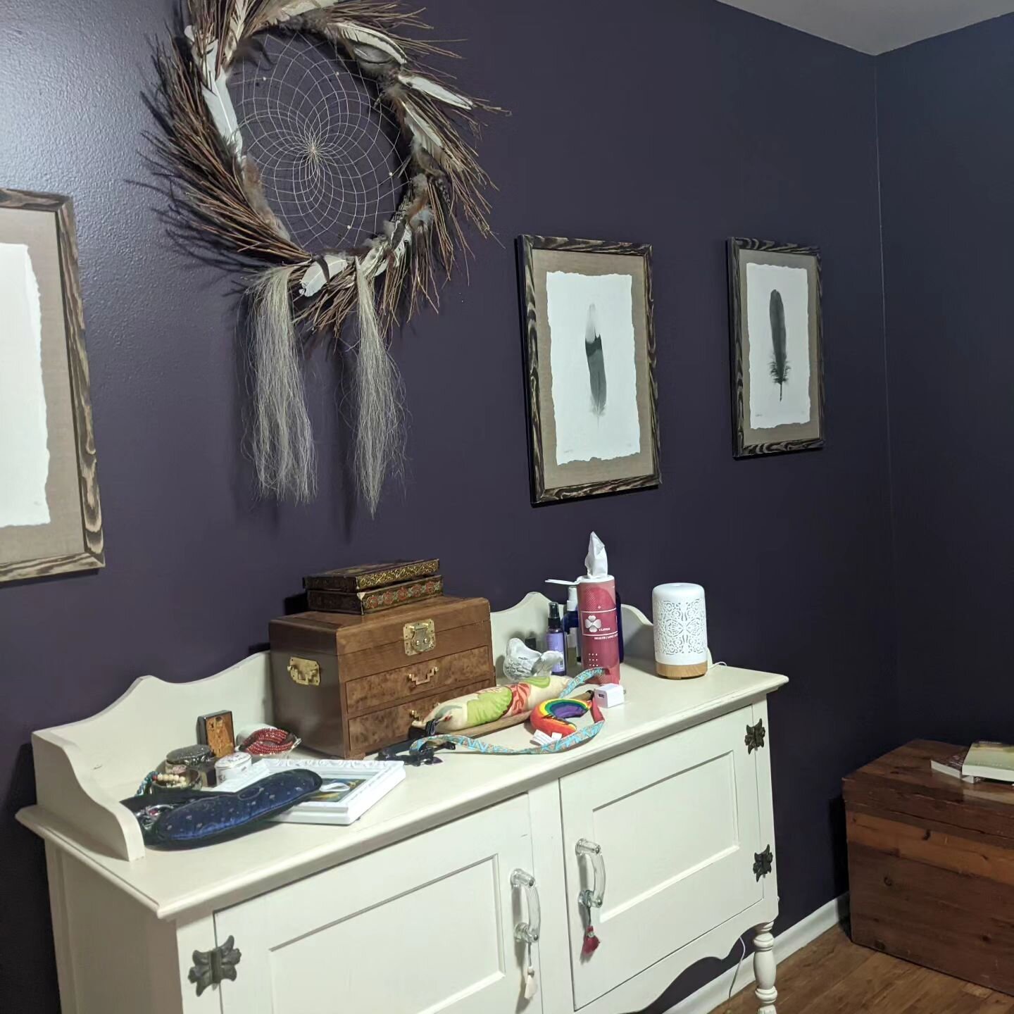 Moody Portland bedroom for a client that loves deep rich color.

#colordesignportlandoregon #colorconsultantpacificnorthwest #colorbecauseitmatters