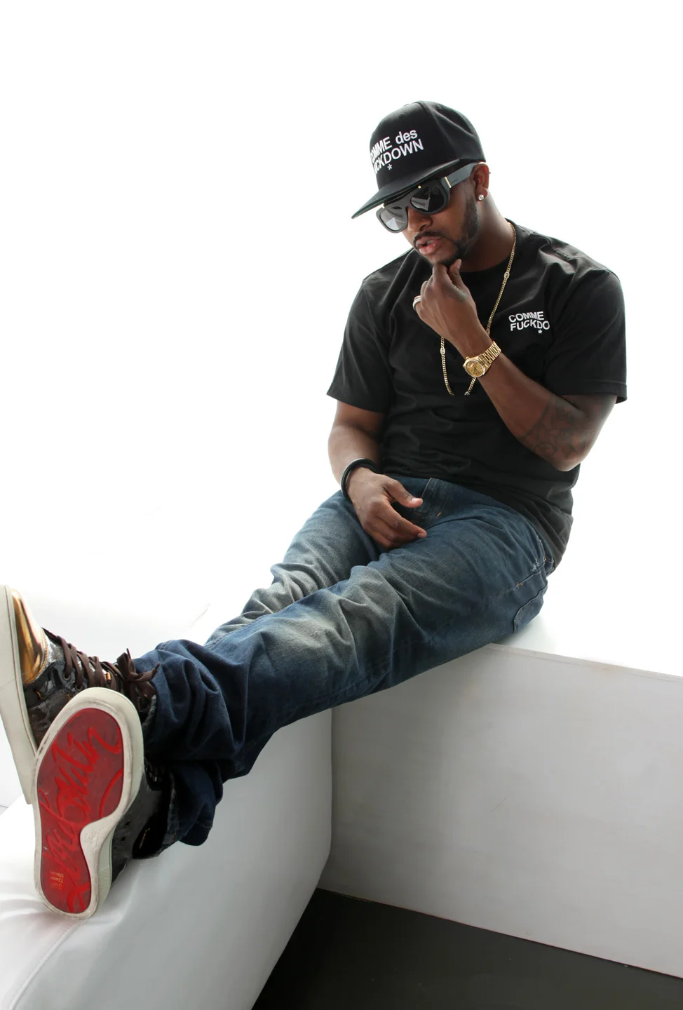 omarion_sit_shoes.jpg