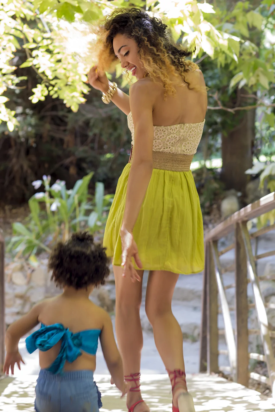 alexis_9090_v2.jpg