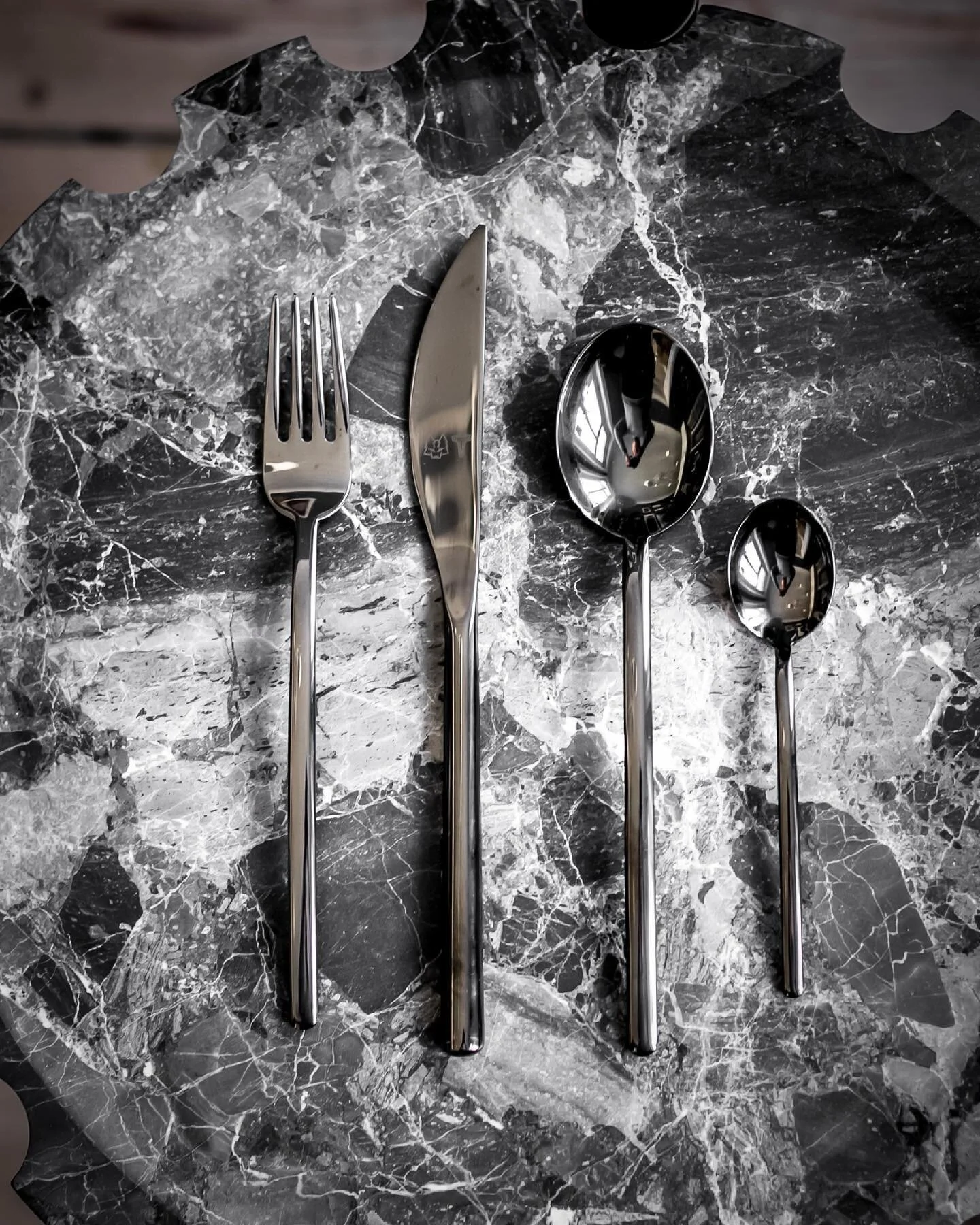 Together with @vargenthor & me / @nerointerior we are now releasing a new collection of silverware - NERO Edition - Made with a black finish from Italian steel. You can read more about in my latest latest Residence Magazine blogpost - Link in bio