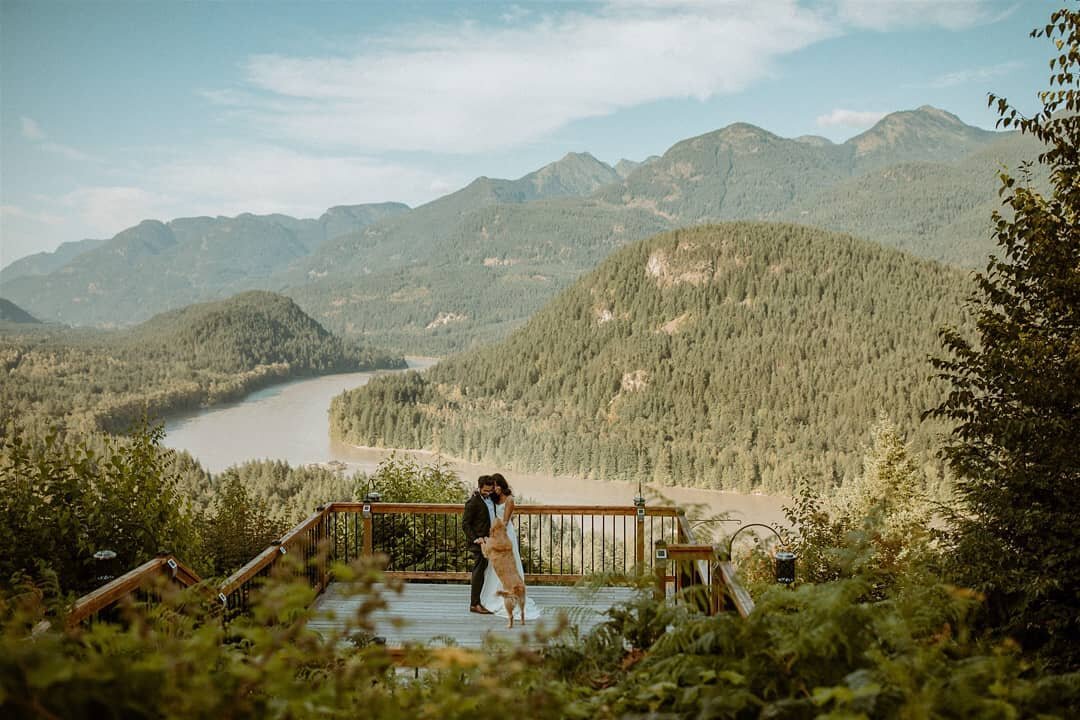 👰🐕🤵

Photo by @the.mclachlans
.
.
.
#elopement #elopementwedding #instabride #ido #wedding #weddingvenue #weddingvenuehunting #realweddings #dreamwedding #weddinginspiration #instawedding #bride #groom #weddingplanning #instawed #celebratelove #su