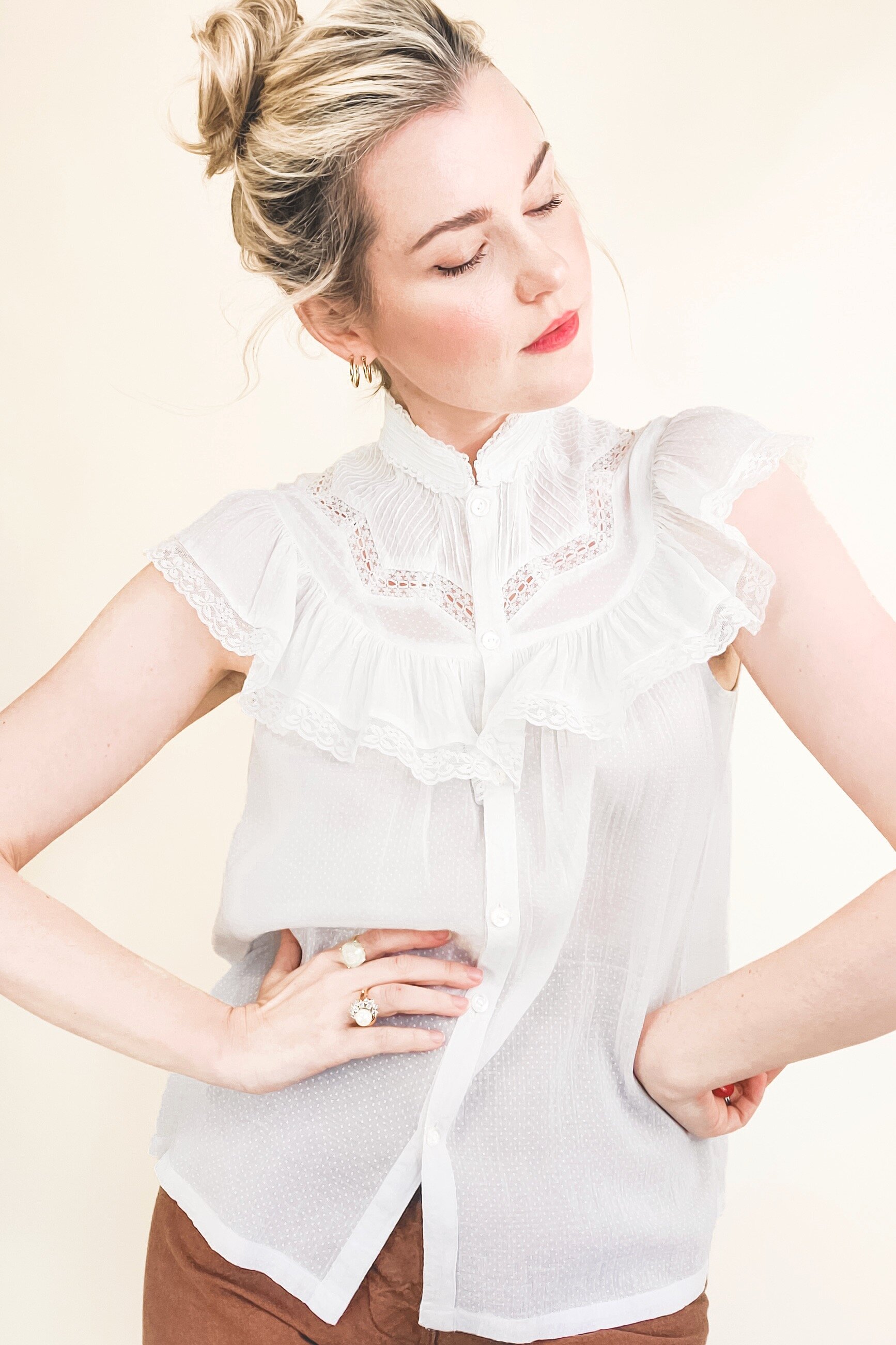 70s White Swiss Dot Ruffled Neck Blouse (Size Small/Med)