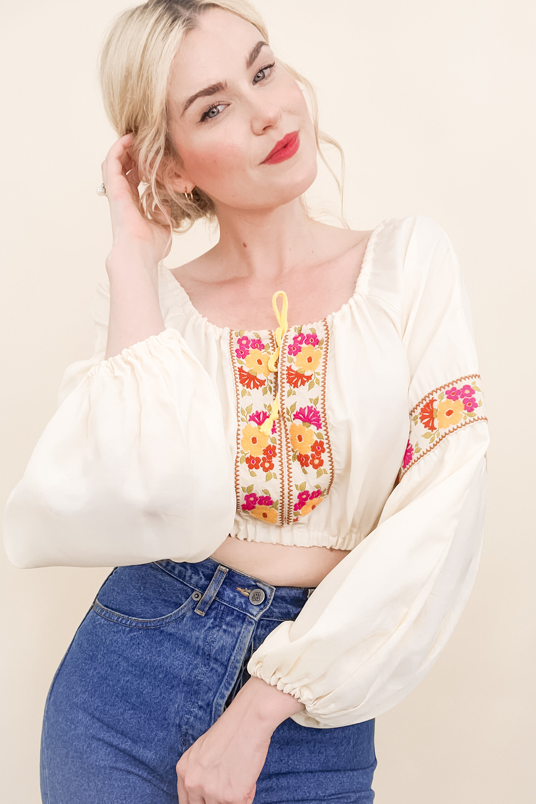 70s Ivory Floral Embroidered Reworked Peasant Top (Size Sm/Med)