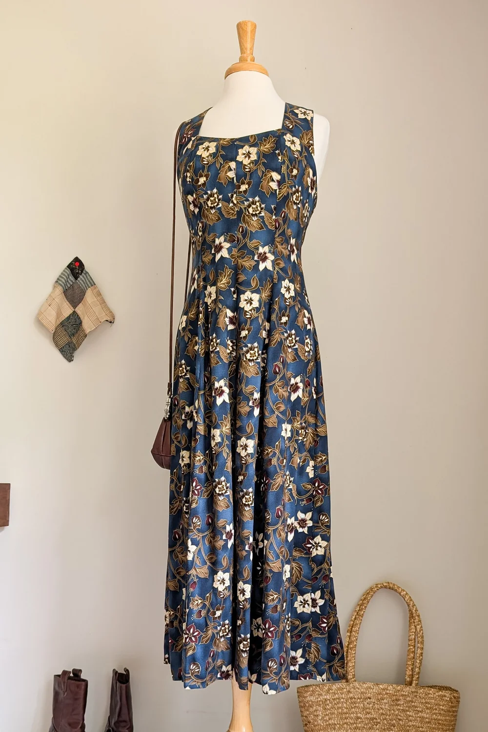 90s Criss-Cross Back Blue Floral Maxi Dress Neutral Nirvana 90s Criss-Cross Back Blue Floral Maxi Dress Neutral Nirvana