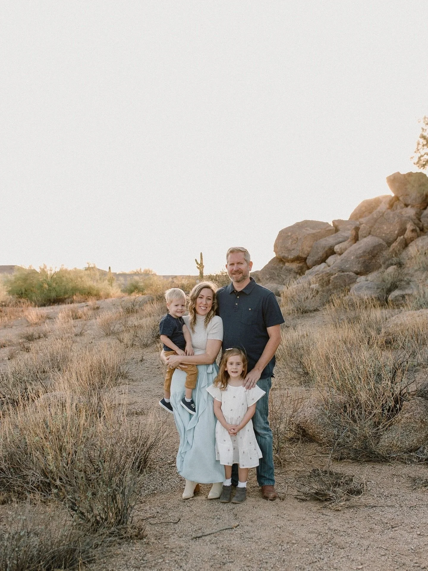 All this crazy weather has me reminiscing about this crazy windy family photoshoot from a couple years ago! 💨 They totally embraced it and we got some of the most fun, sweetest photos!

It&rsquo;s crazy to go back even a couple years, before I reall