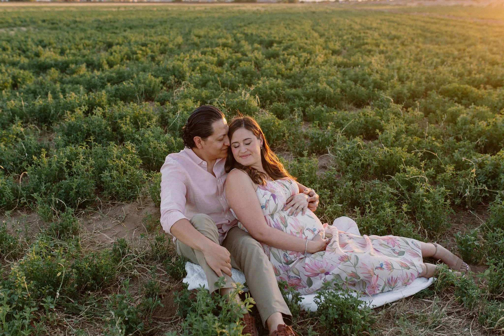 What a Lifestyle Maternity Session is Really Like in Gilbert, Arizona