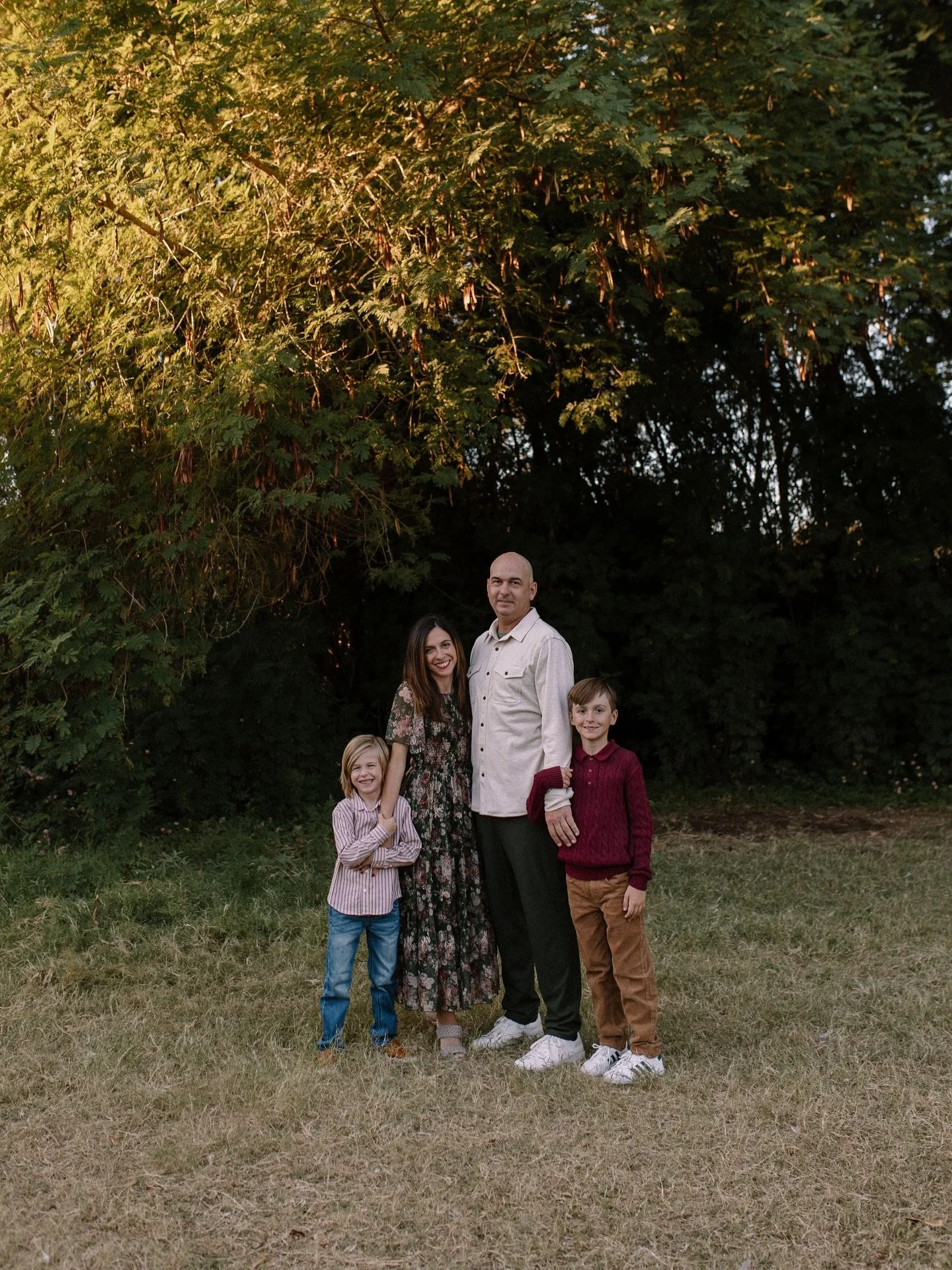 We were so lucky that this location had a last minute opening! We made some magic in the meadow ✨ 

I know I post a lot of the candid, creative shots, but I promise I always get smiles, too! I love a good mix of smiles and personality in my sessions!