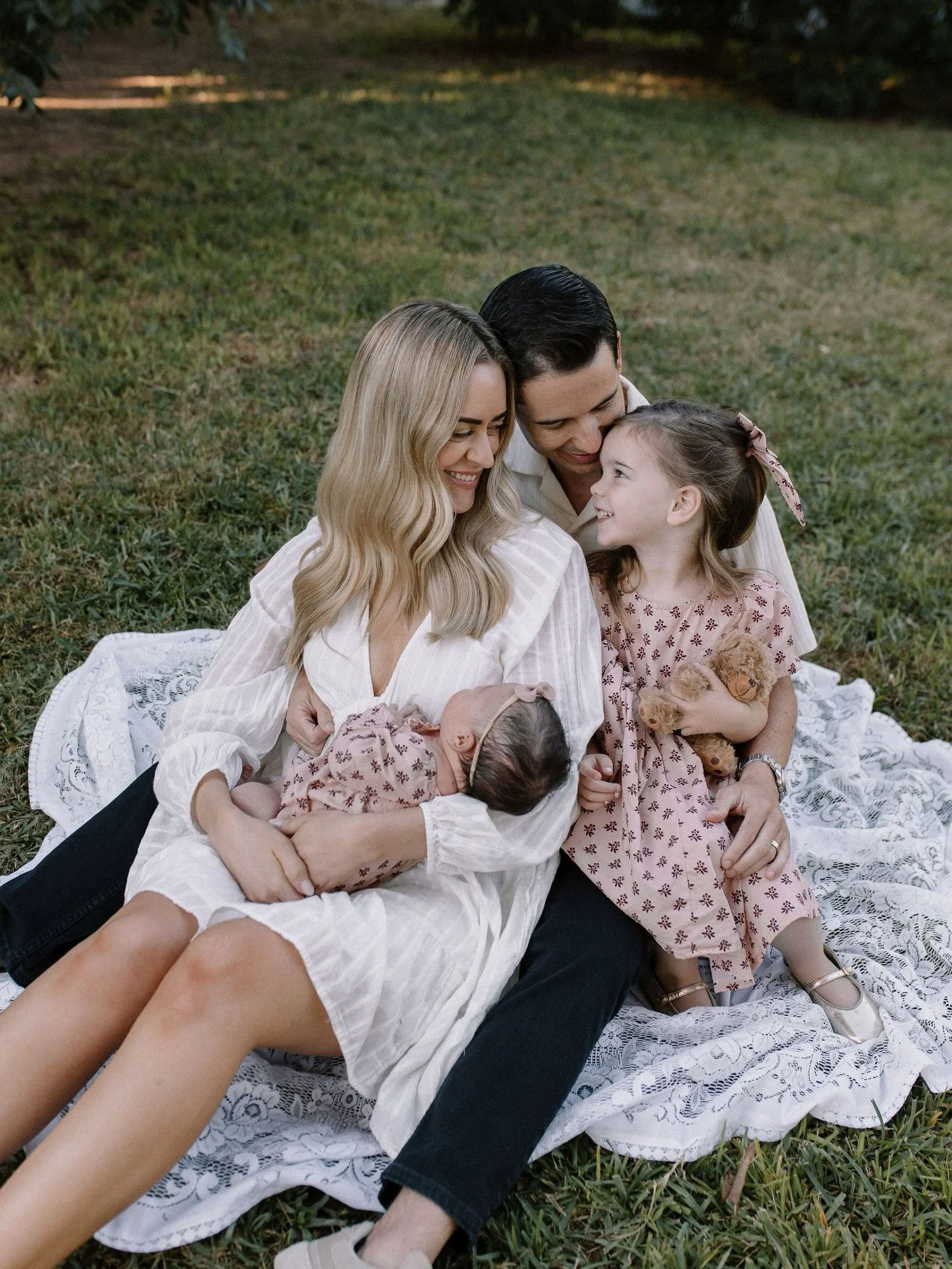 The sweetest session in the garden ✨

With busy season winding down, I&rsquo;m so excited to share some of the sessions that I&rsquo;ve done that haven&rsquo;t gotten the attention they deserve! Starting with this session at @theevergreengardenaz 

P