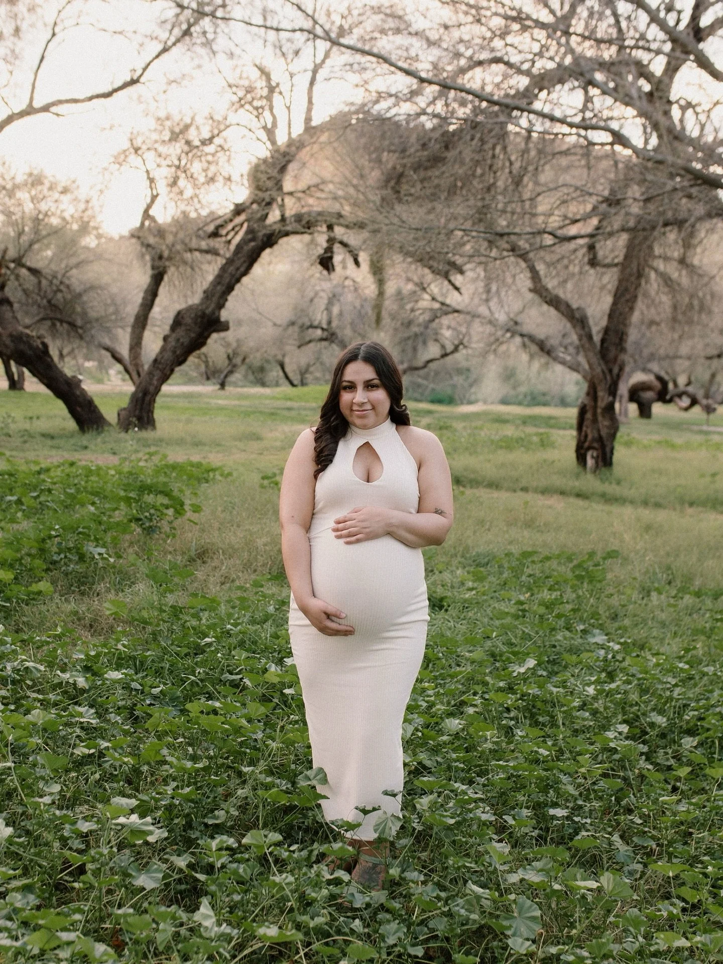 There&rsquo;s something so special about a glowing mama in the glowing golden hour light ✨ 

I feel like I&rsquo;m really starting to break out of my shell with maternity photos! (And really all my sessions!) I am loving seeing all my clients embrace