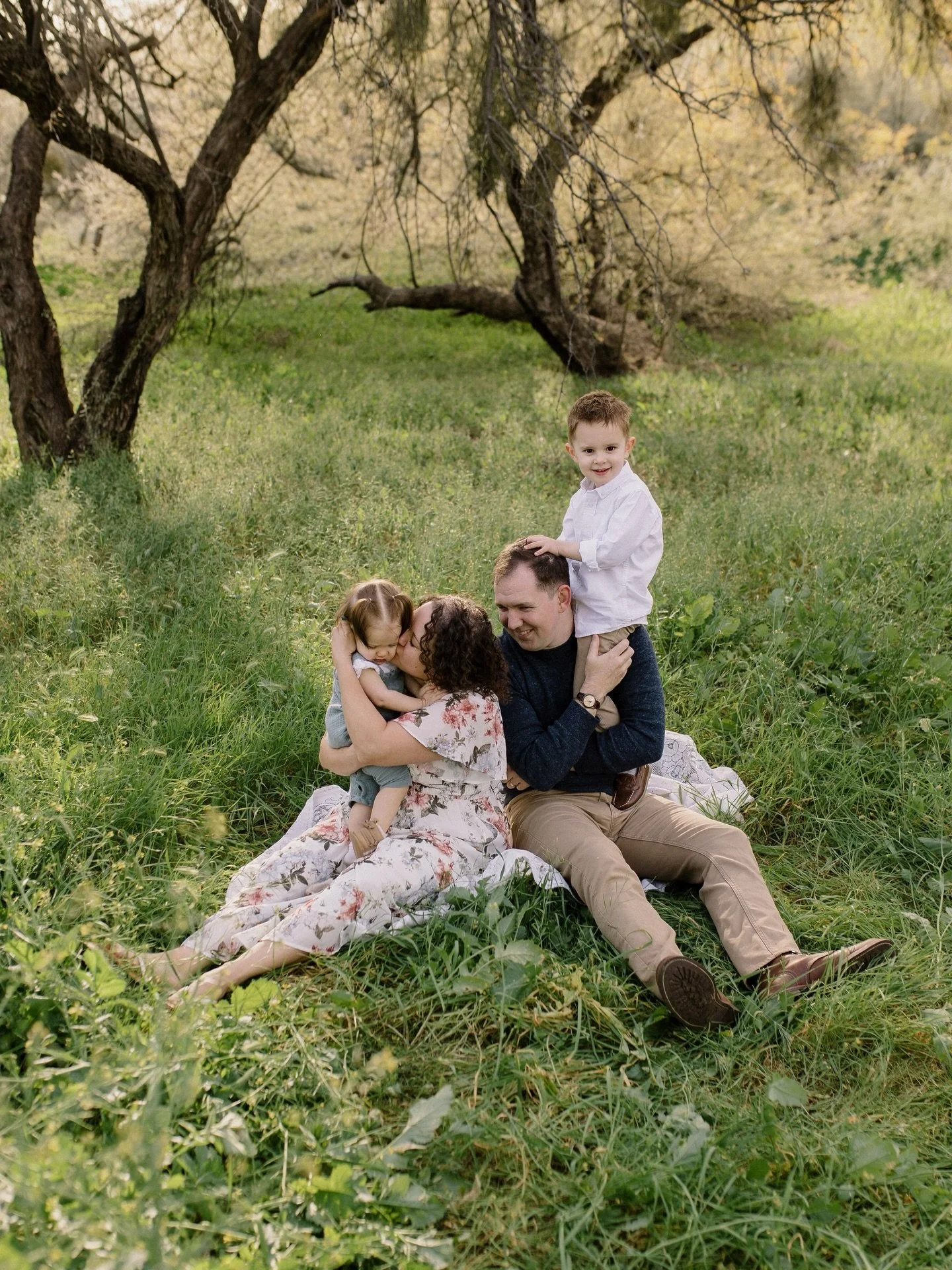 This location was such a treat this year, I&rsquo;ve never seen Arizona so green! 🍀✨

I love getting to do my friends&rsquo; family photos when they visit from out of state! I was cracking up that we picked the least Arizona location when they&rsquo
