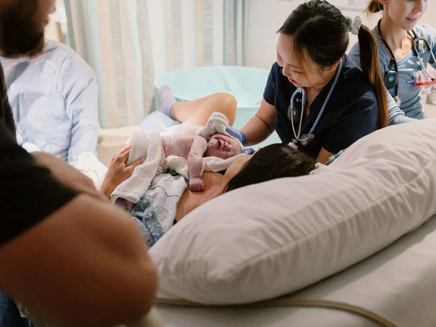 Late night post, thinking about late night calls for the sweetest birthday parties ✨ 

It&rsquo;s always a rush to see what that first shot will be! Will I be in the right spot? Will someone jump in front of me right as baby comes out?! Somehow it al