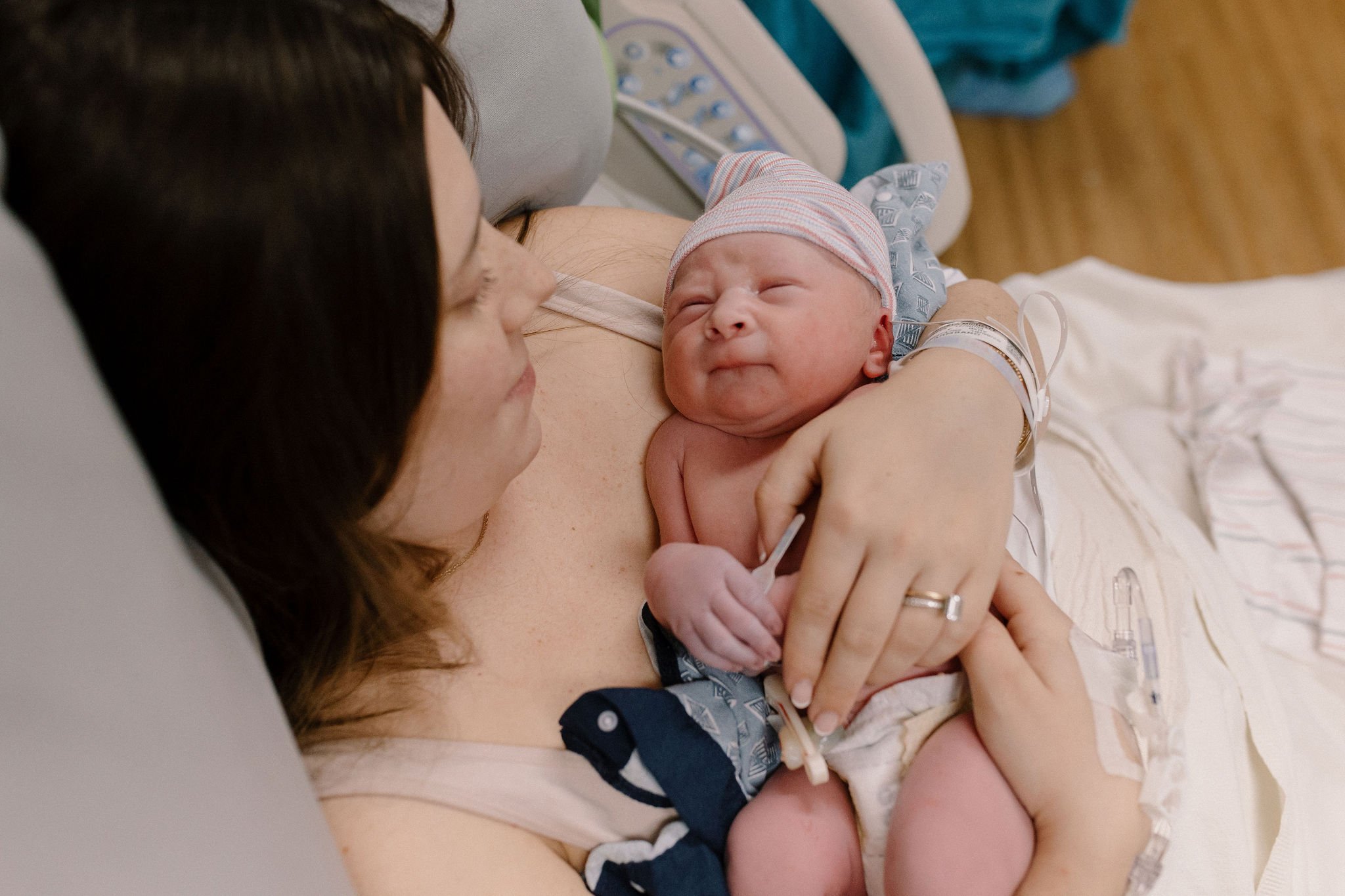 Waiting Until Birth to Find Out the Gender | Scottsdale Arizona Birth Photographer