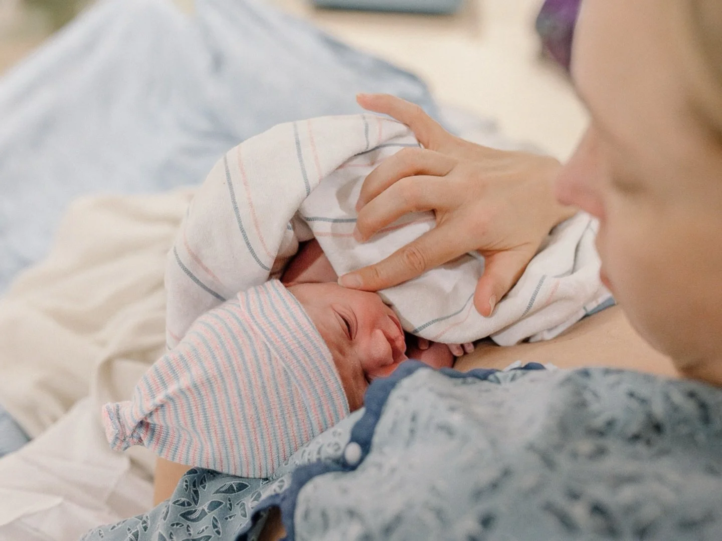 There is so much more to birth photography than the pictures, and it&rsquo;s truly the most sacred and special place to be invited into 💕 

If you saw my story the other day, I was able to be present for a surrogate birth, and was surprised when I w