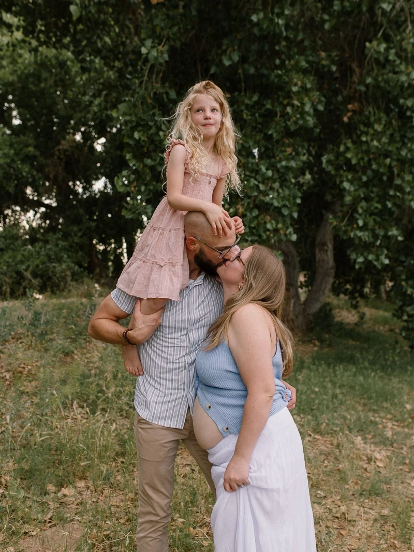 I don&rsquo;t think I&rsquo;ll ever get over this session 🥹✨

Is there anything better than seeing your best friends create a whole new human?! Doing maternity photos for one of my closest friends and her sweet family was seriously so magical. You w