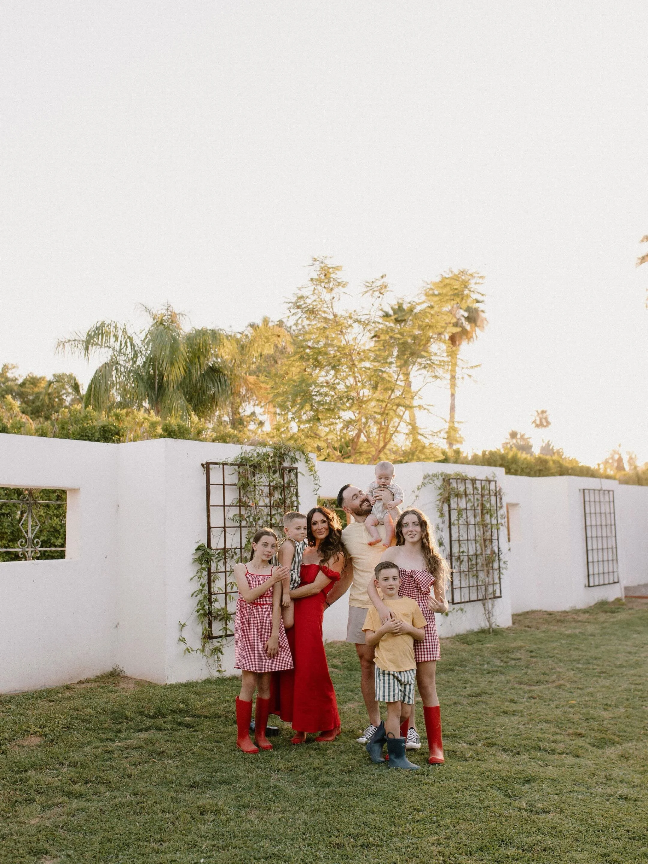 Happy first day of summer!!! ☀️

More playing, more laughing, more color, and more fun in your family pictures!!

Concept: @laborbylex &amp; me!
Venue: @laestanciaphx 
Models: @the.stoffel.tribe