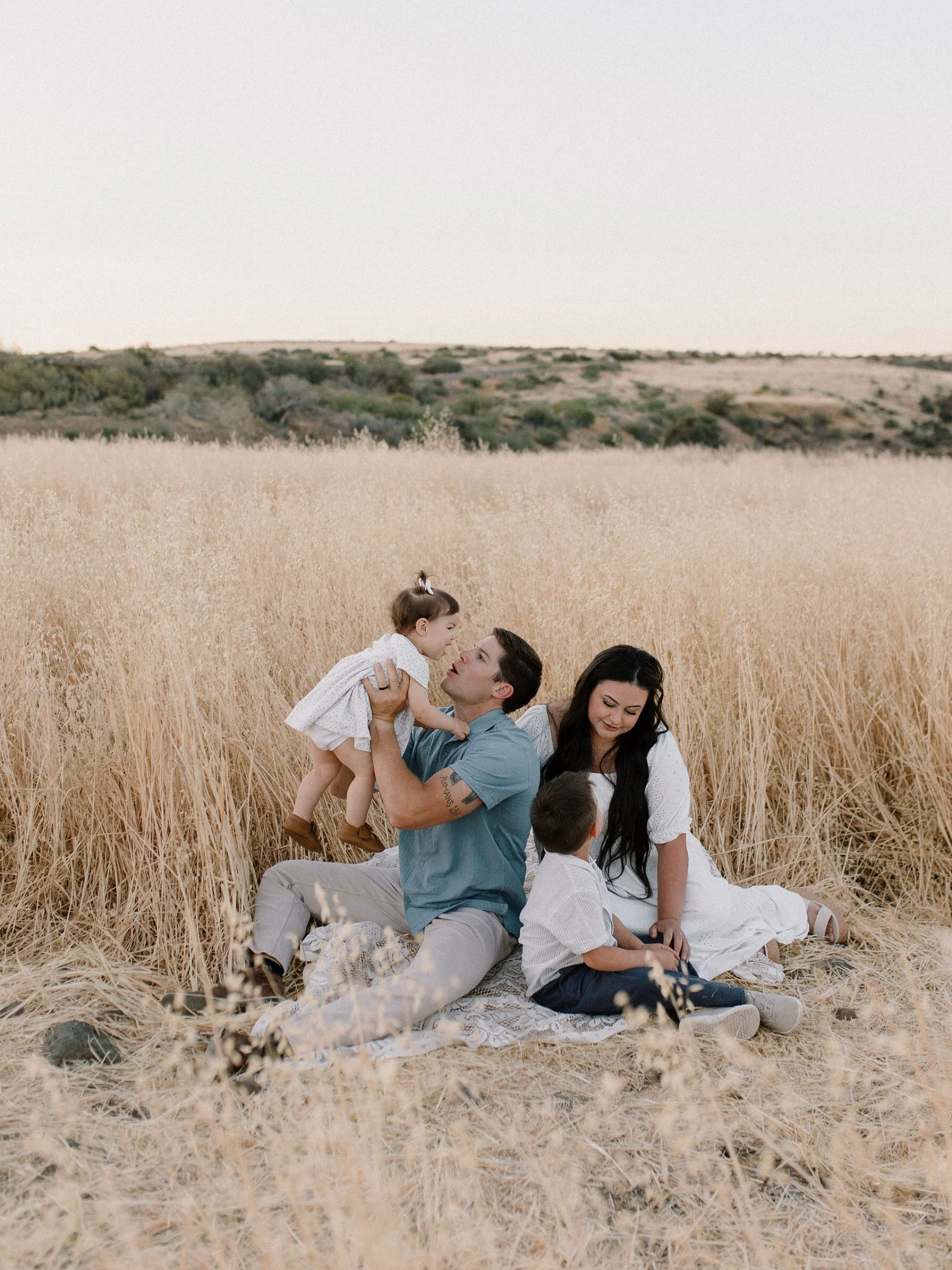 Literally the most perfect night - I kept saying &ldquo;I can&rsquo;t wait to post these!!!&rdquo; ✨ 

More and more families are choosing not to show their kiddos faces, and I&rsquo;m starting to get more and more creative with posing for it! And of