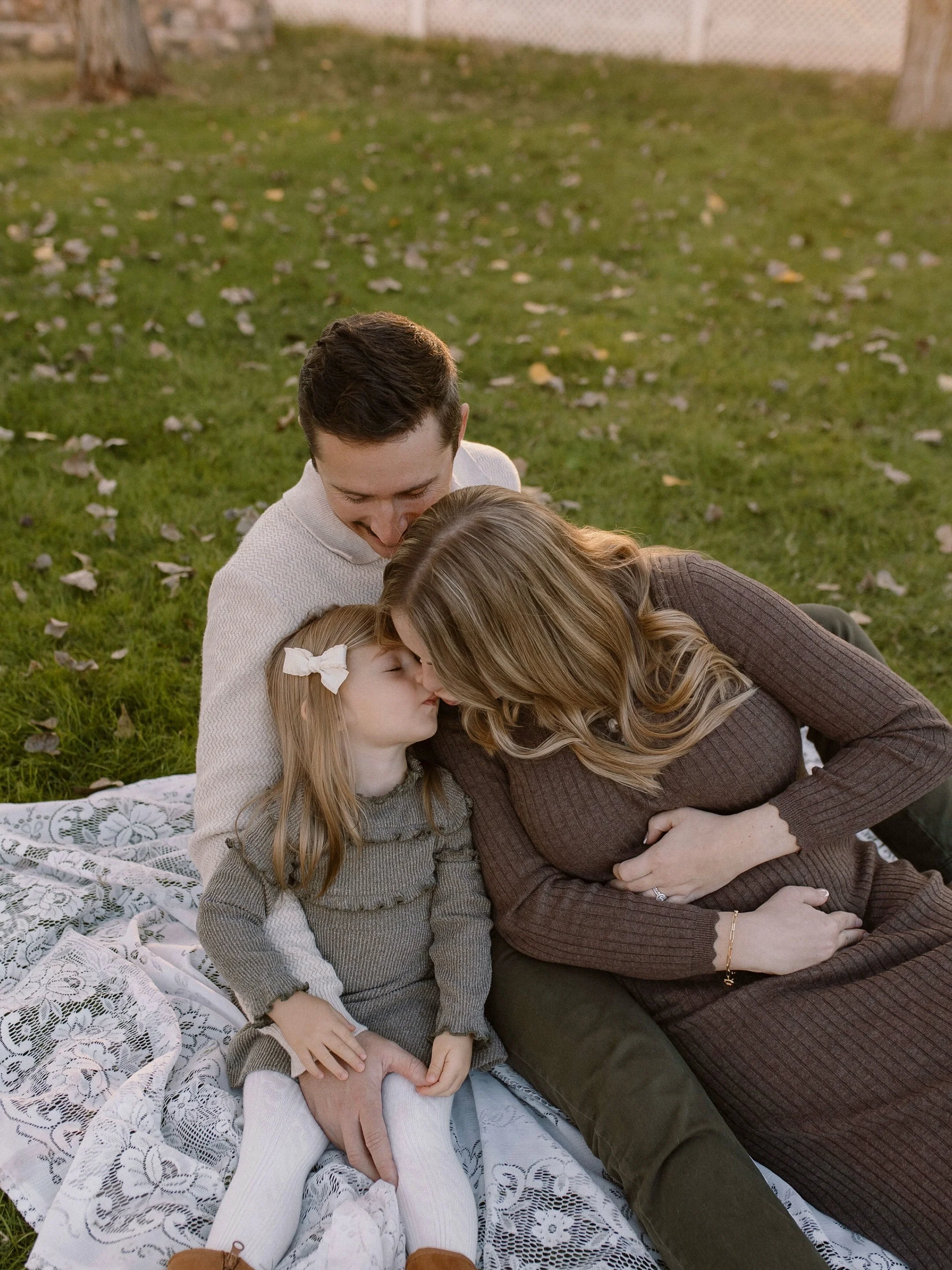 I&rsquo;m back from out of town and ready to take on fall!! 🍂 

Cottonwood Grove was one of my top locations last year and I cannot wait to shoot there again this year! If you&rsquo;re still looking for a mini session, head to my stories for all the