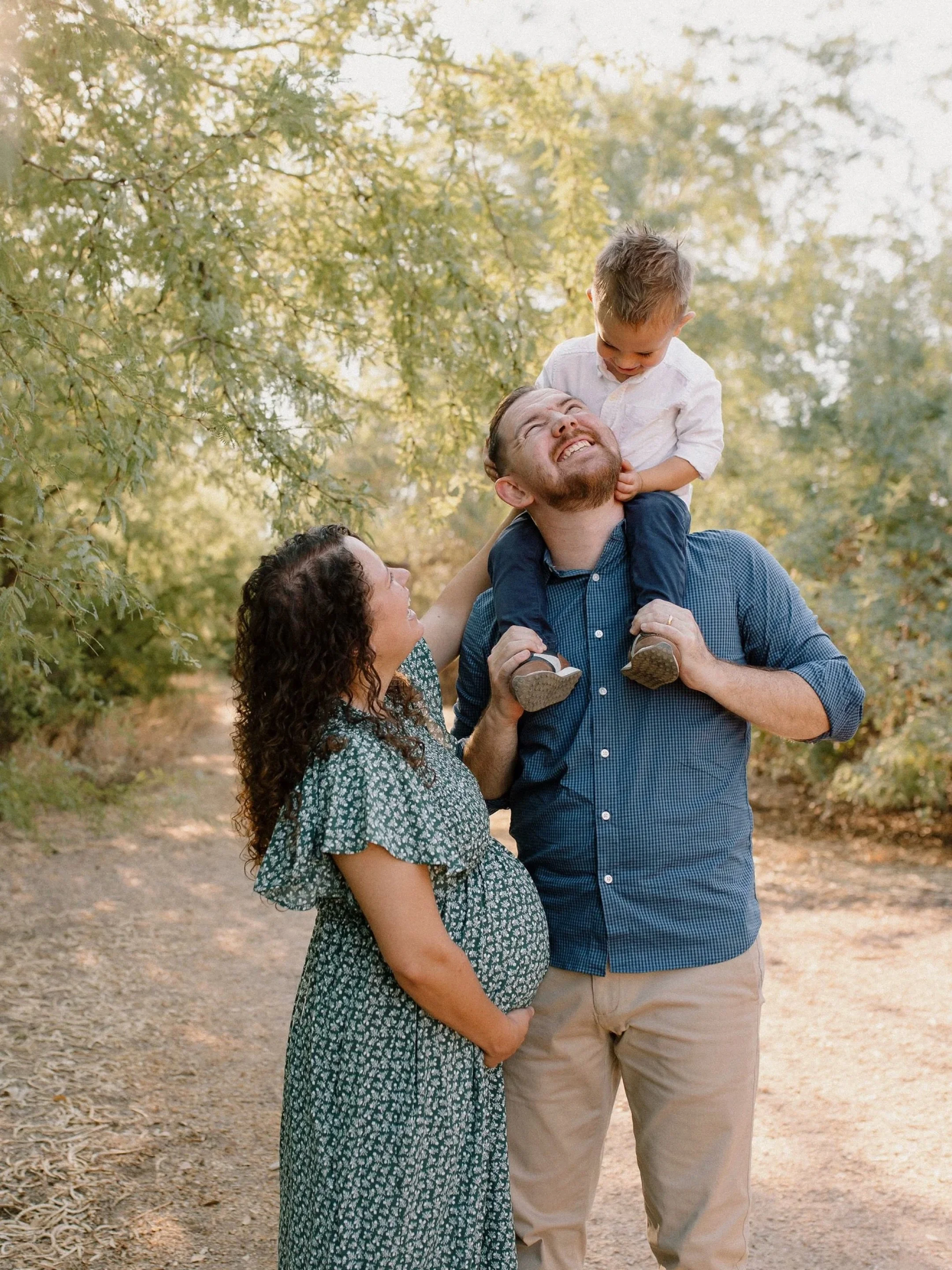 I&rsquo;ll be back at one of my favorite spots this week, making magic with these trees and this light! I still have a couple spots left for minis here &mdash; head to my stories or profile to snag yours! ✨ 

#azfamilyphotographer #arizonafamilyphoto