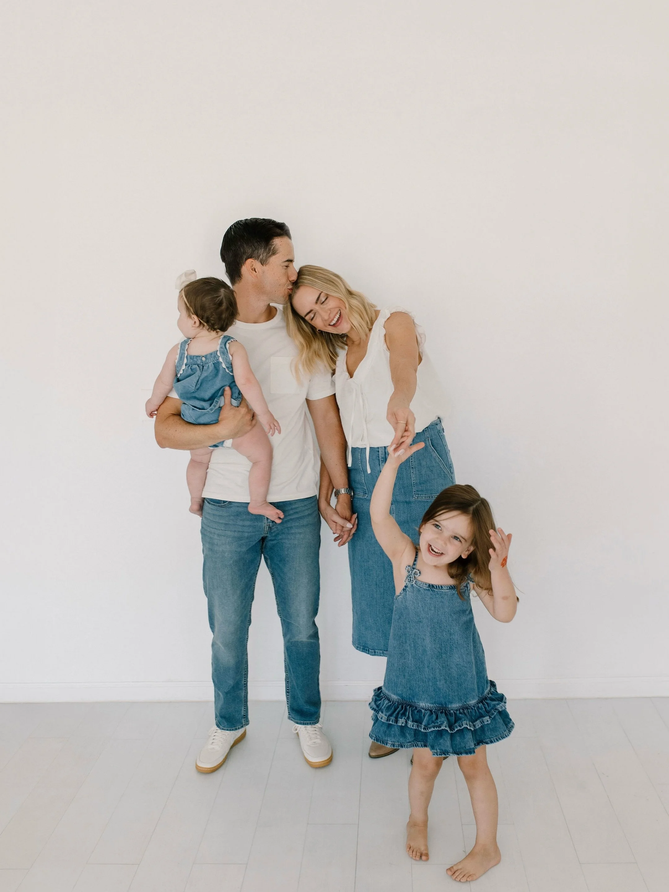 The best kind of sessions are the ones where we let kids be kids - let me worry about editing out crackers and yogurt melts later 😘✨

Studio sessions are always some of my top favorites - the lighting is perfect all day AND I can crawl around on the
