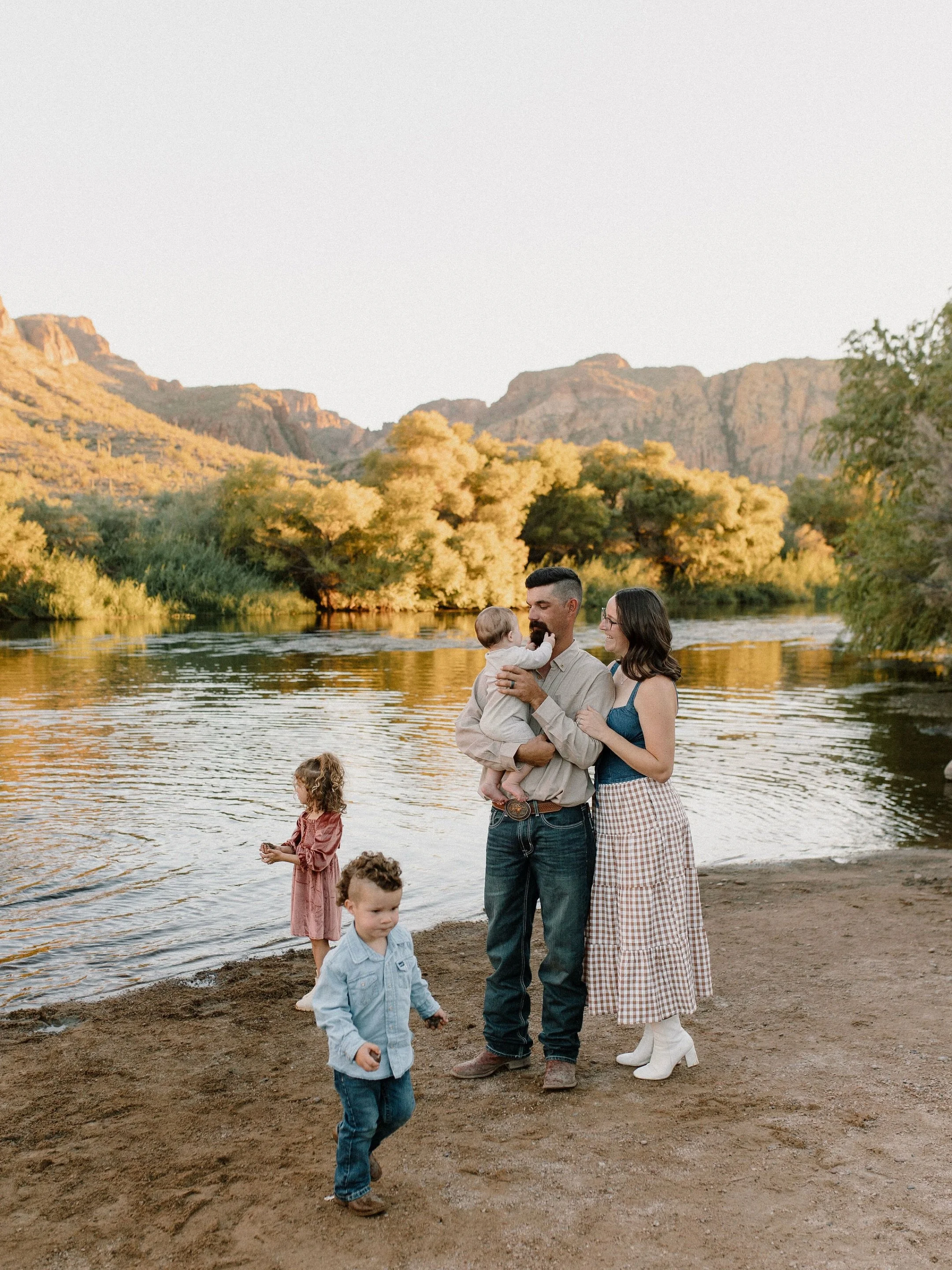 Every year I kick off family photo season with Lacey and her sweet family and I wouldn&rsquo;t have it any other way! 🥹🫶🏻

Letting kids be kids is my motto and I think this is such a great example of what happens when I have 3 toddlers that just w