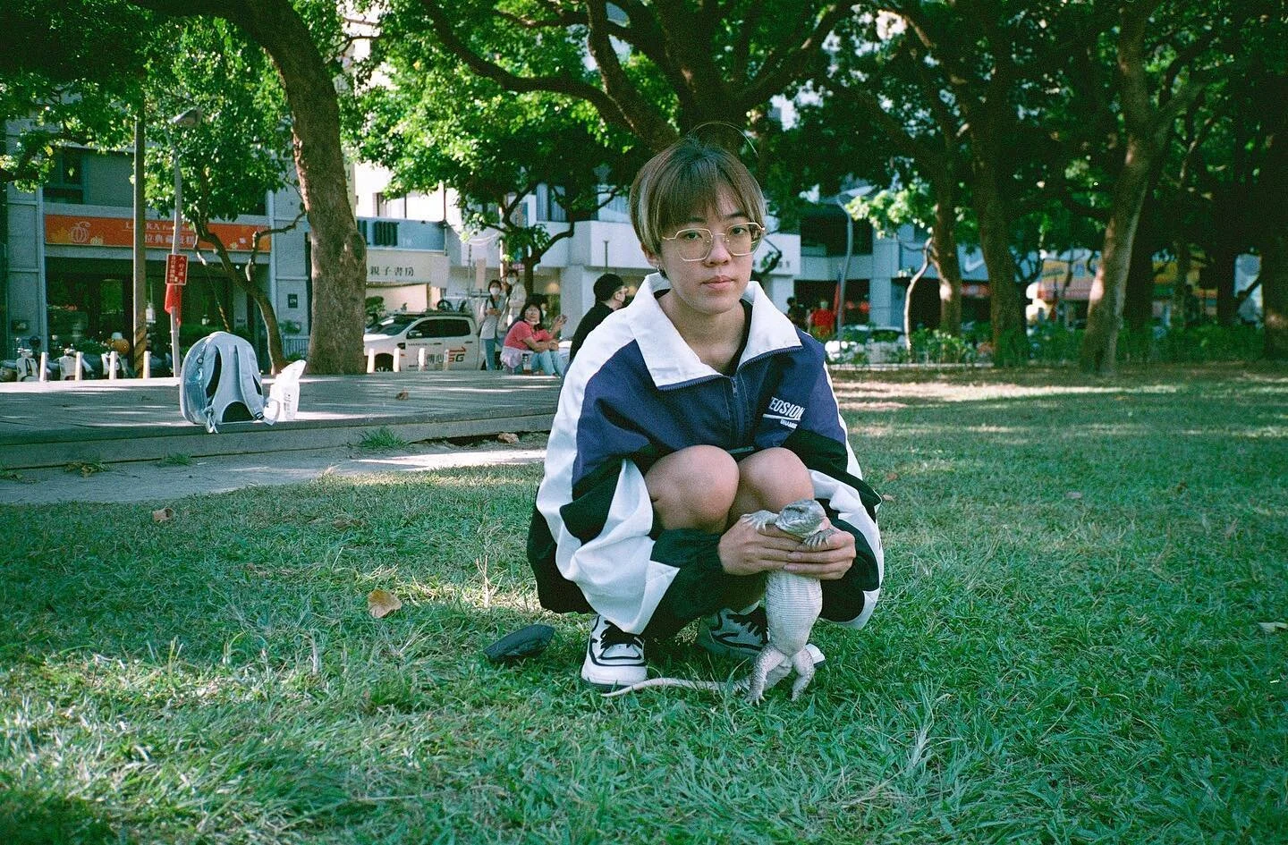 Formosa LXXV
.
#monitorlizard #taichung #streetphotographytaiwan #taiwanstreets #everydaytaiwan
.
.
.
.
.
.
#台中 
#台中景點 
#台中攝影 
#台中街景 
#台中街道 
#filmintaiwan
#foto_tw
#olympustaiwan
#portrait_taiwan
#streetphototw
#streetsoftaiwan
#taiwanesegirl
#people