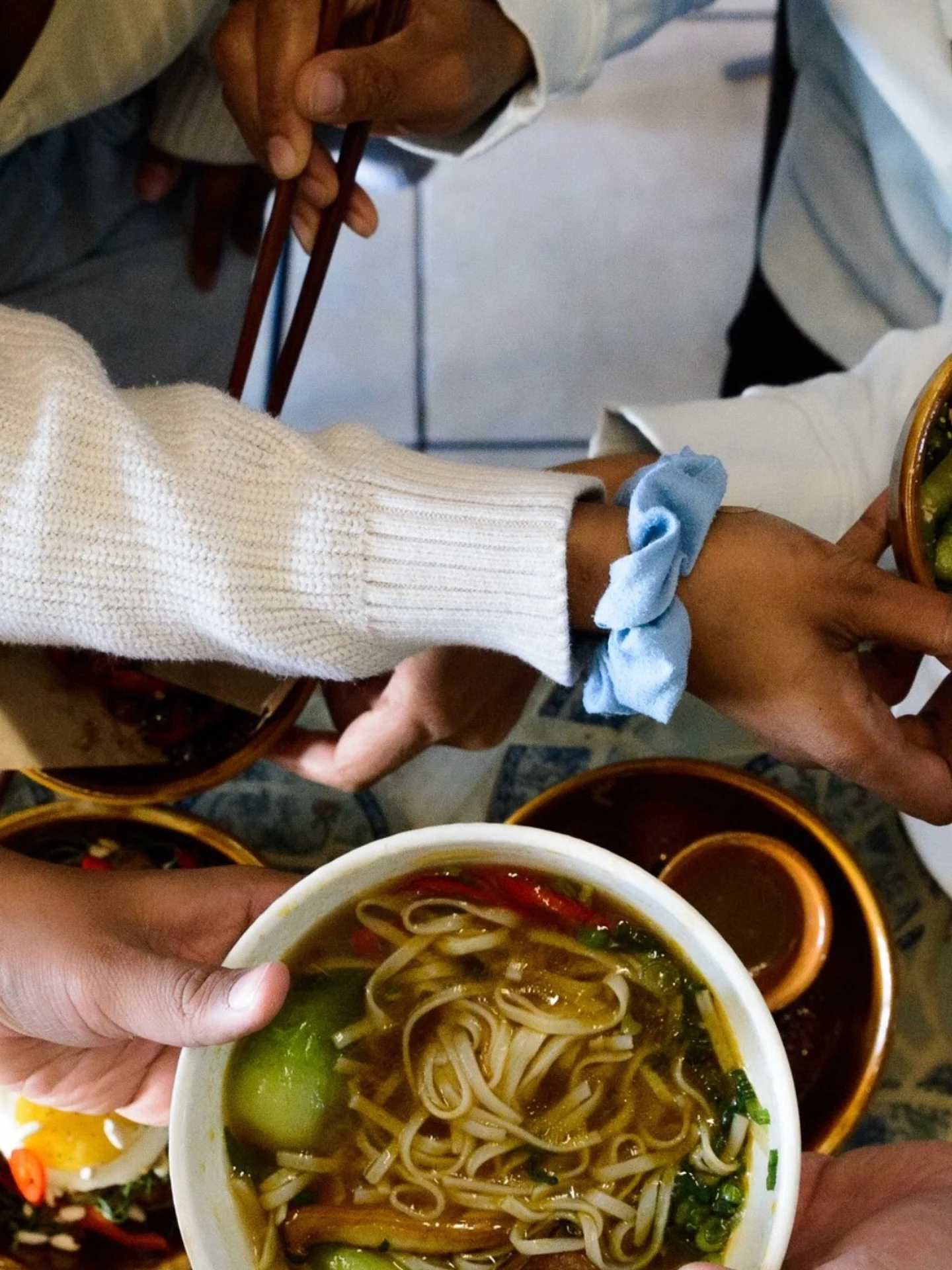 Dishes perfect for sharing 🥢 
.
.
.
.
.
.
.
#samesamebutdifferent #torontofood #vietnamesefood #foodiesto #discovertoronto