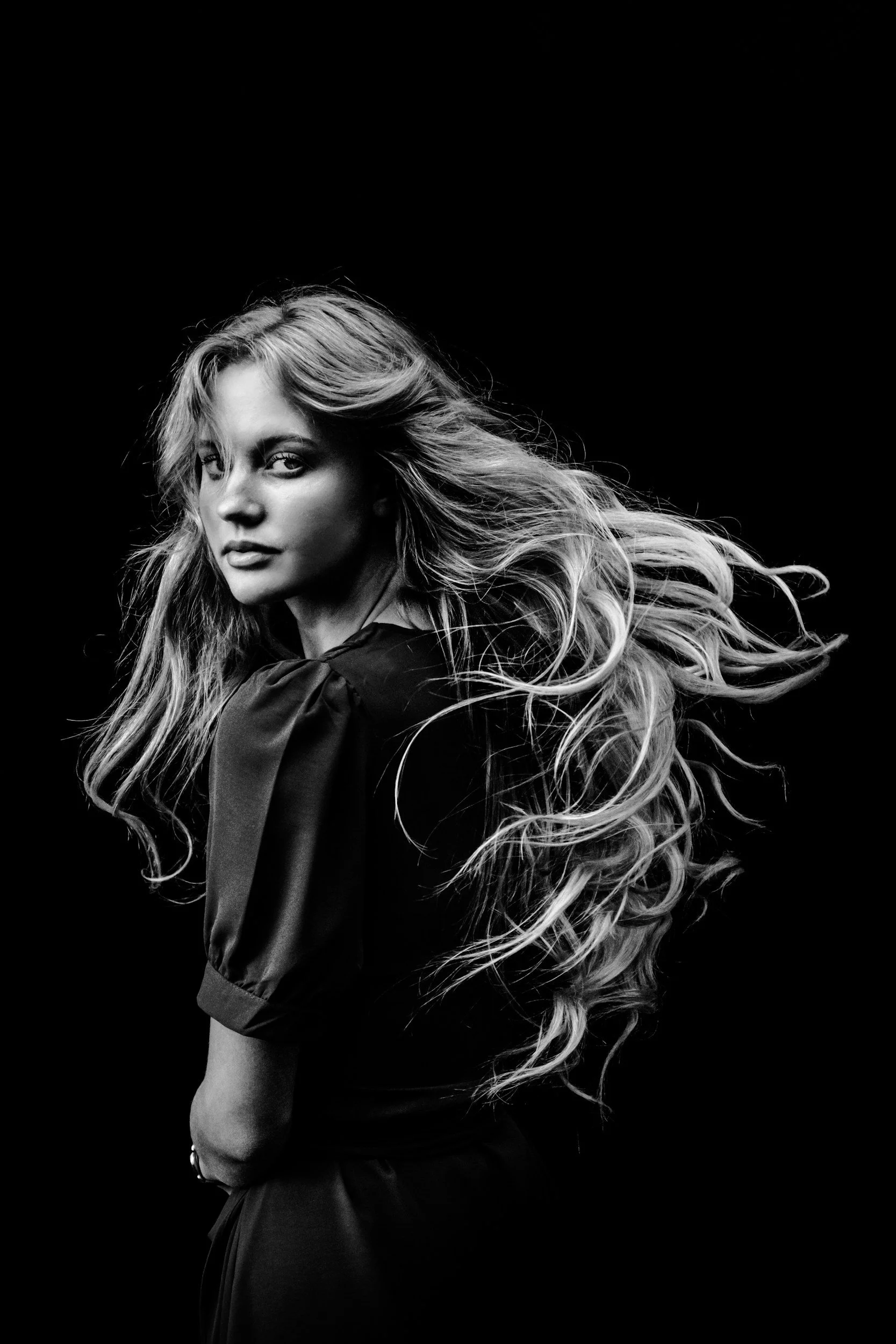 Elevate Your Essence: The Art of Luxe Hair Extensions at Salon1827