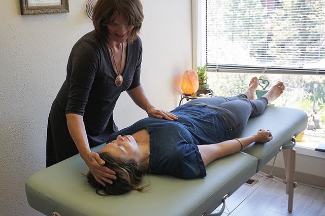 Energy therapy aids in the body’s natural healing process by removing energy blocks. It also induces deep relaxation, relieves stress, and improves overall wellbeing!
•
•
•
#energywork #reiki #holisticmedicine #healing #relaxation #brainhealth #digestivehealth #healthiswealth #bendoregon #pnw