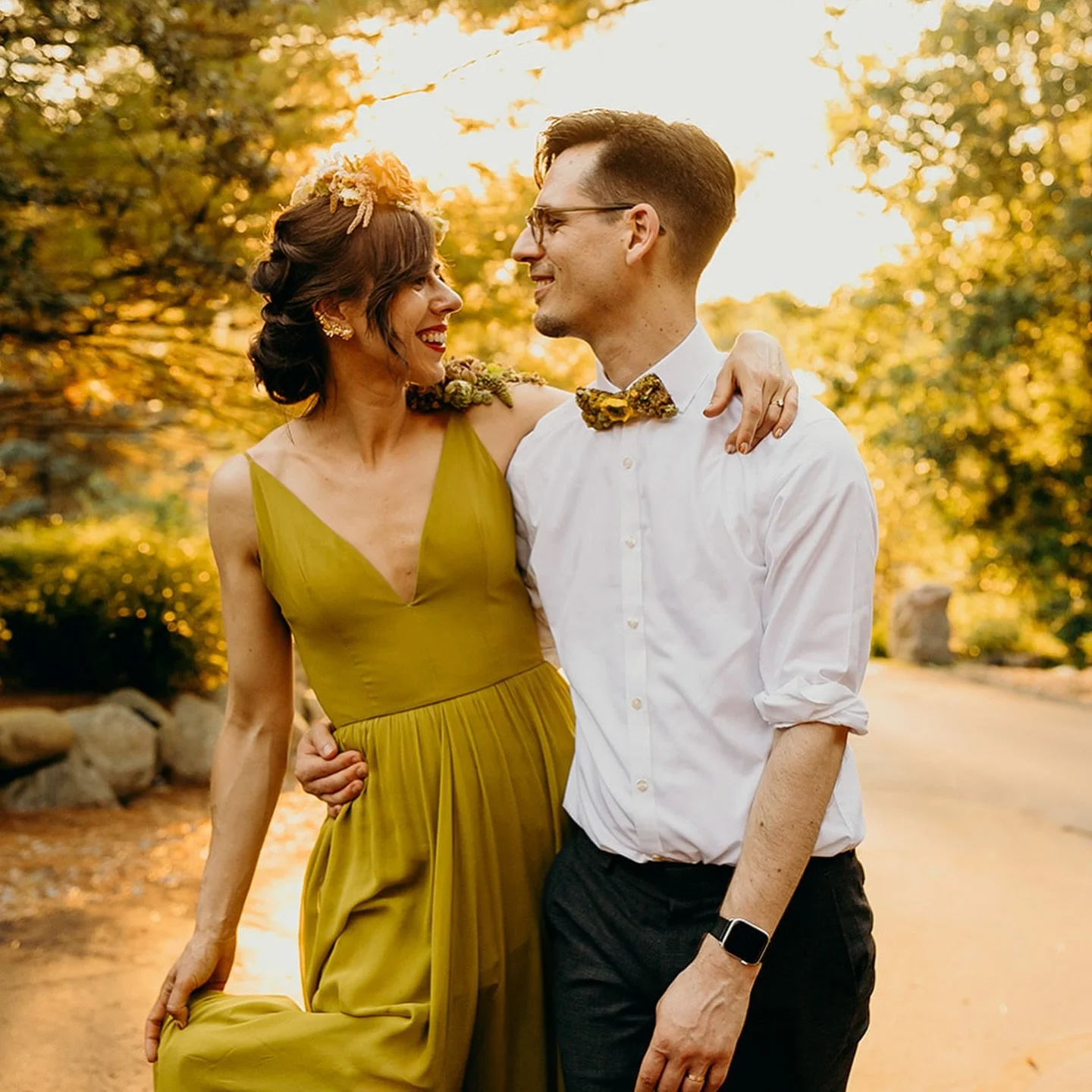 Happy Anniversary, Brad! Cheers to 6 amazing years! 💛💛💛 I love looking back on this beautiful day with friends and family and so much love!

Thanks to everyone who helped us celebrate! 💛

Our talented vendor team:

💐 @passionflowersue 
🏠 @sunse