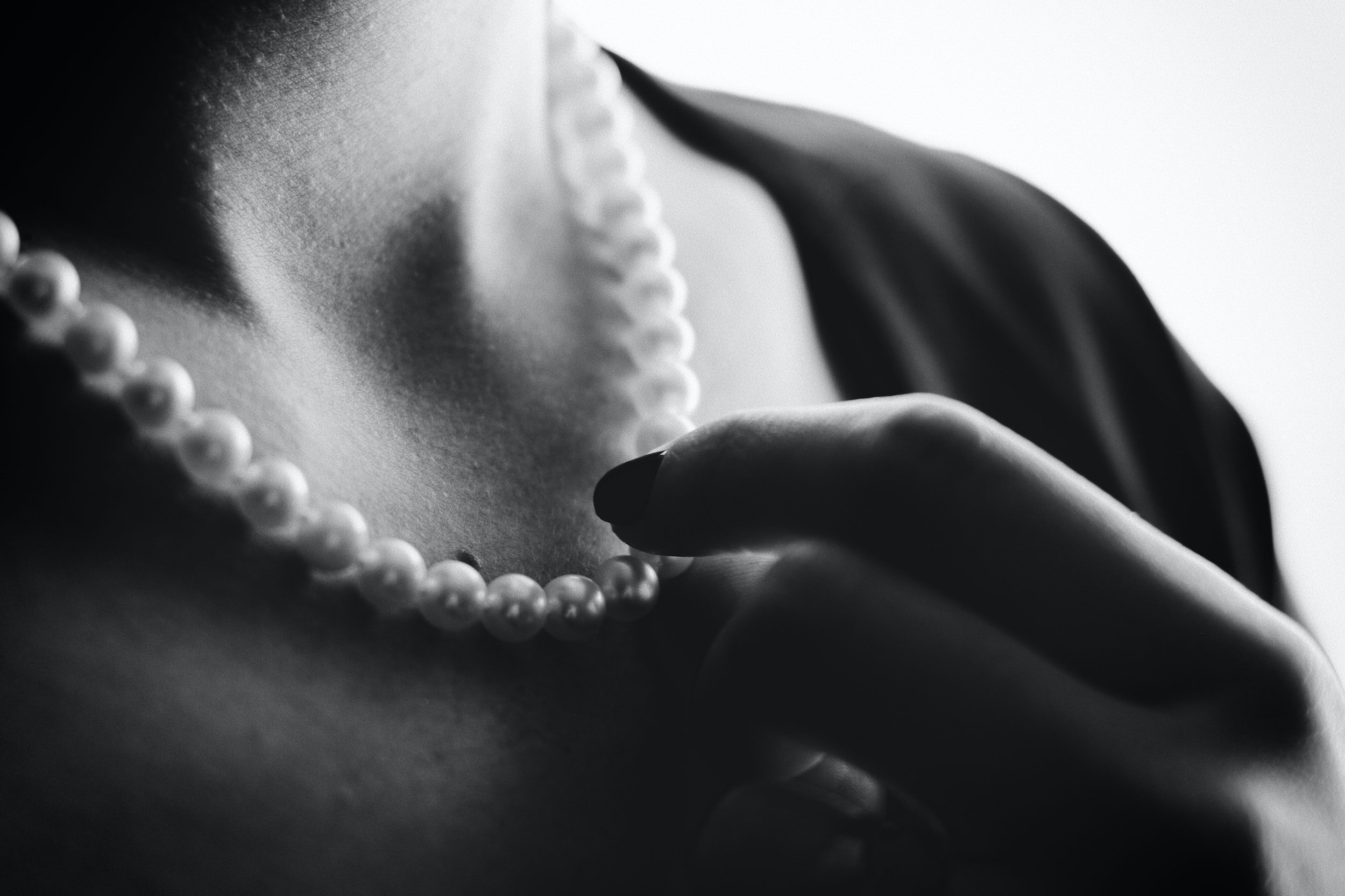Hailey Feldman - PAVOI Pearls on Amazon