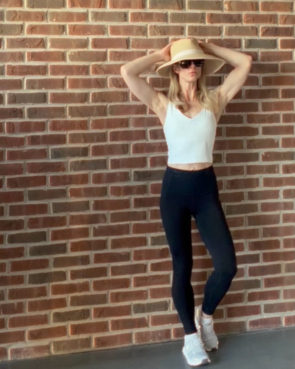 Fall morning walk outfit styled for performance, comfort, lightweight warmth, sun protection, &amp; easy on-off layers. Effortless, sporty chic style for women&rsquo;s fall fashion (petite friendly!) 

🍂 V neck crop sports bra top with removable pad