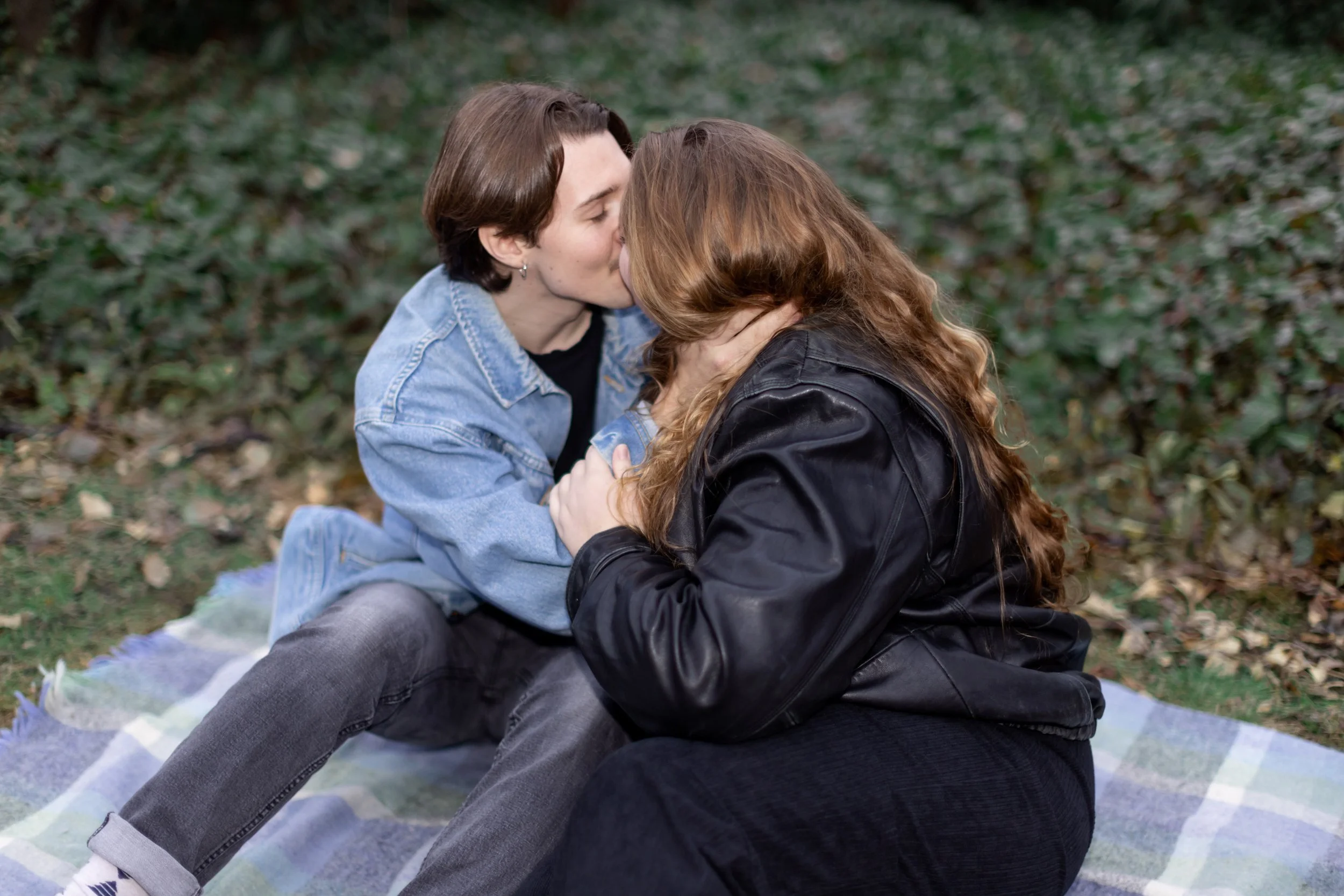 Em &amp; RK's Couples Session | The Barnes Arboretum