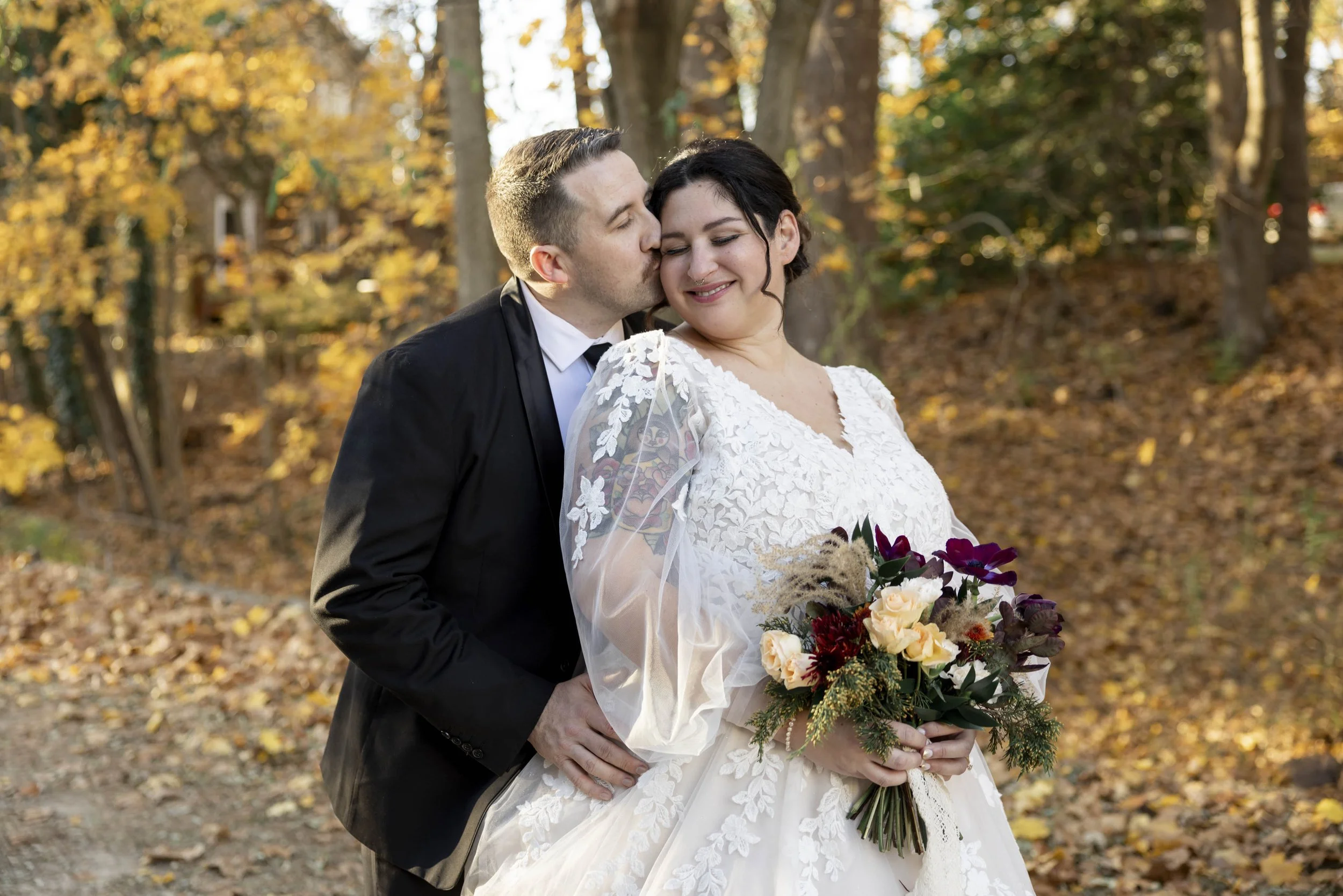 Julia &amp; Jeff's Fall Farmhouse Wedding | Conshohocken, PA