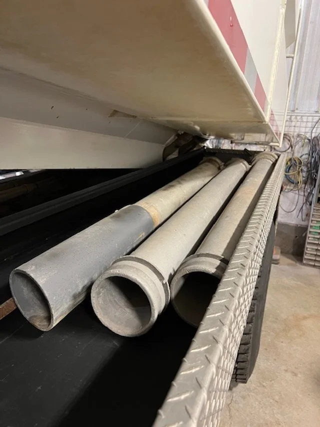 2018 freightliner pipes .JPG