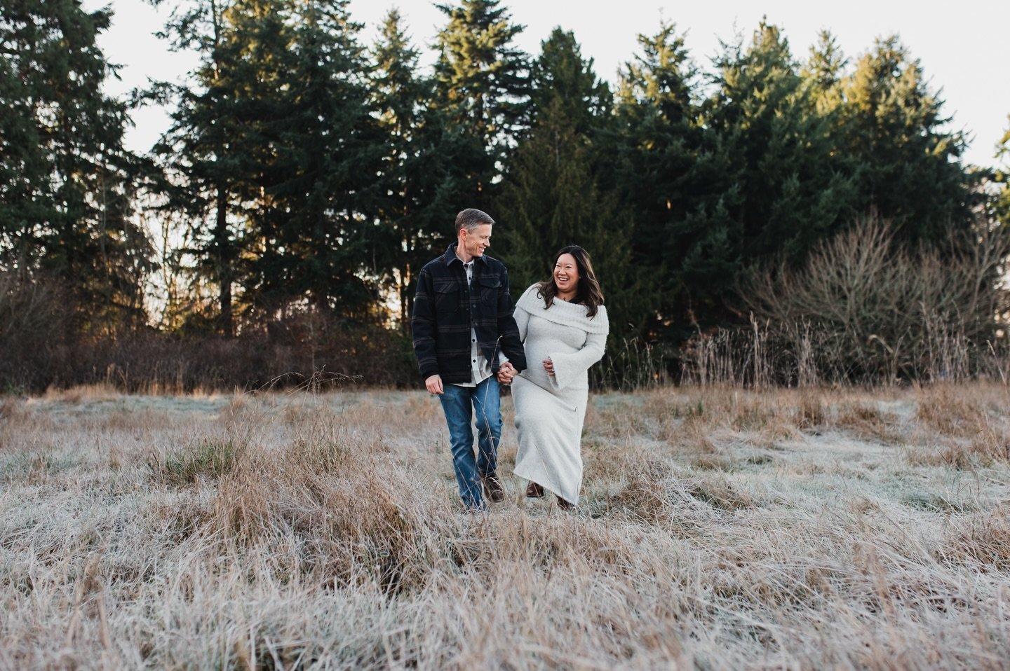 Crunchy frosted grass, bright sunny morning, and a slight chill in the air. I may just be obsessed with non-snowy winter sessions now!