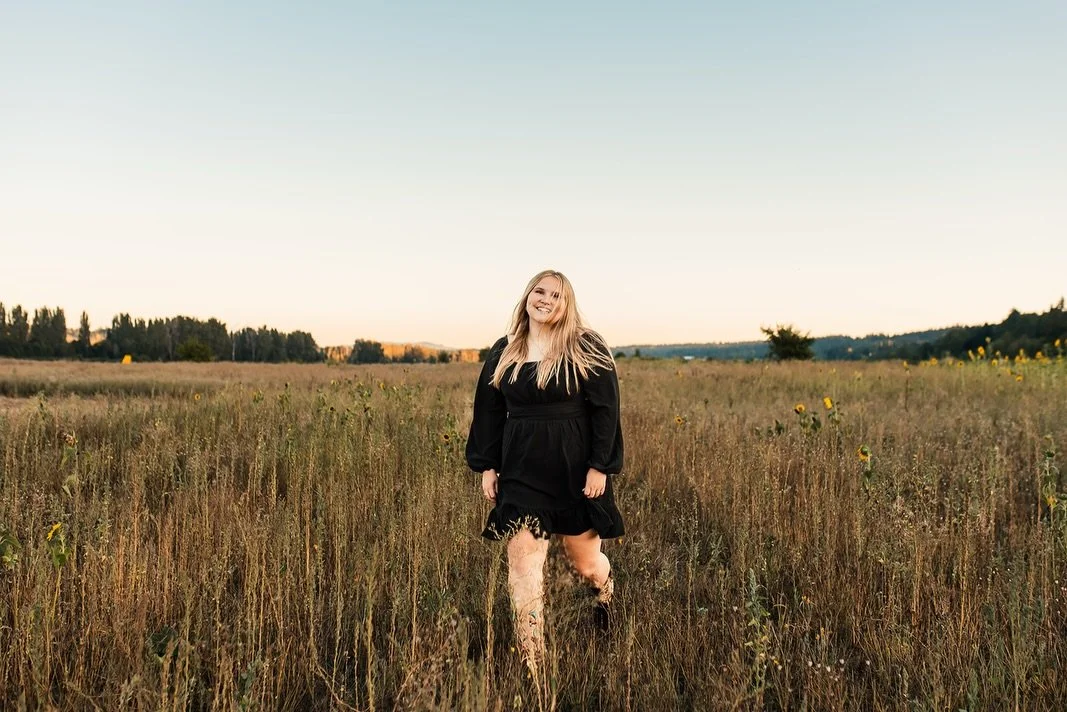 Senior Sunday on International Women&rsquo;s Day. Feeling pretty lucky to photograph the next generation of amazing women. 🤍
.
.
.
.

#SeniorSunday
#SeattleSeniorPhotographer
#ClassOf2026
#InternationalWomensDay
SeattleSeniors
