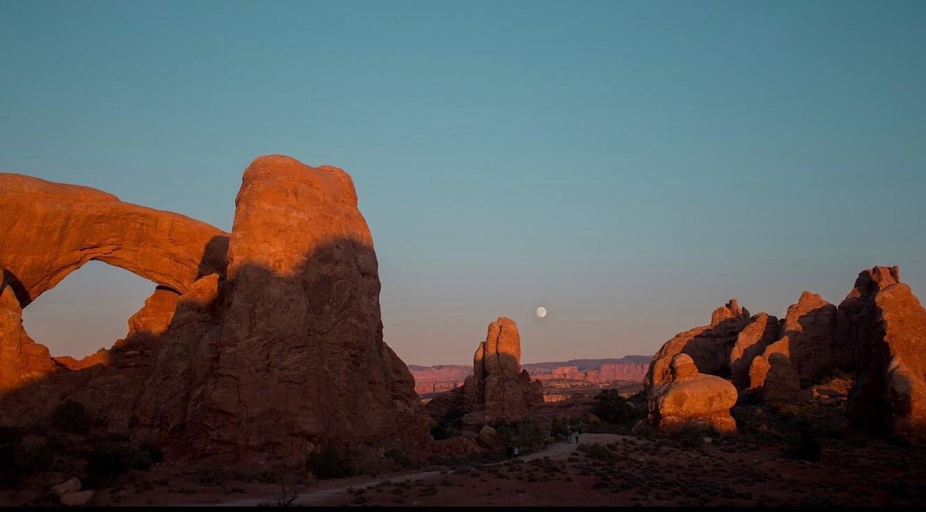 About 300 million years ago a salt bed formed under what is now Arches National Park. Over time debris collected over this bed turned to rock. The weight of these rock formations liquified the salt beneath, which eventually pushed upwards to create r