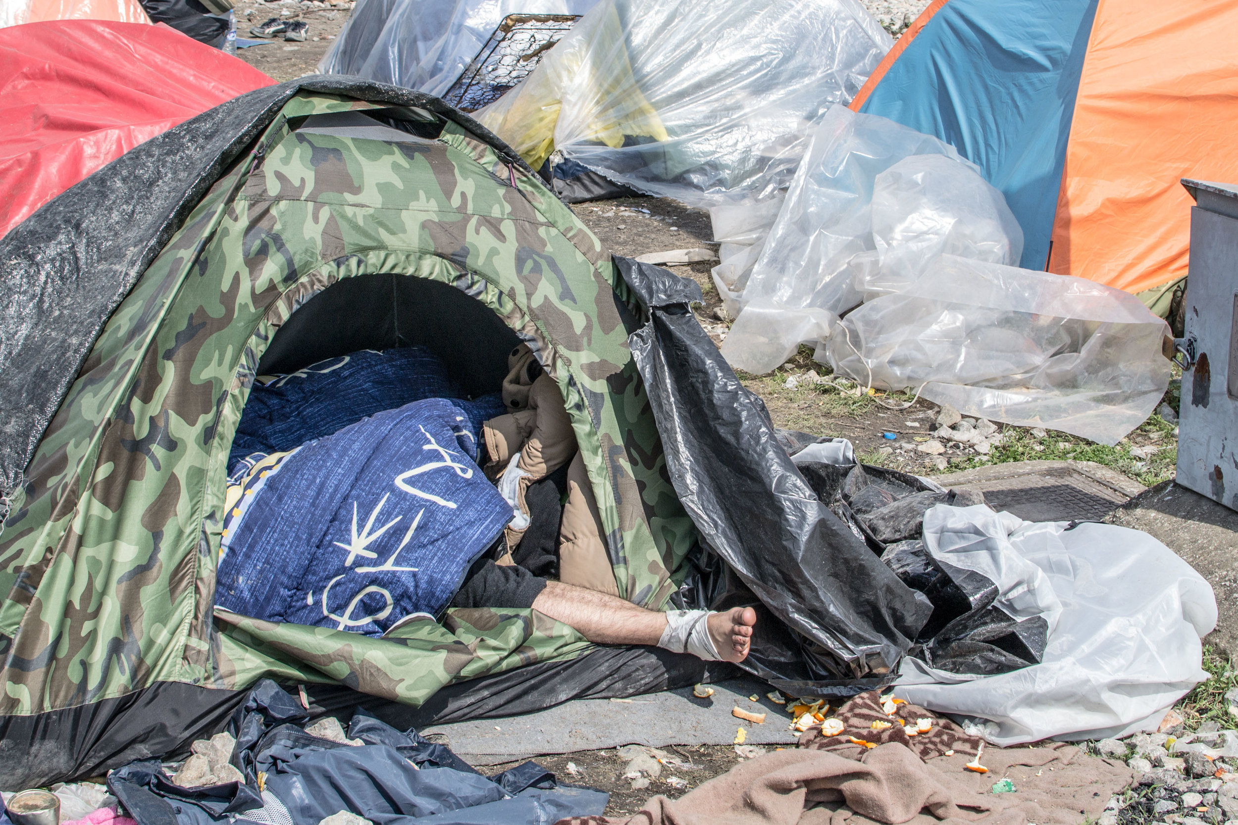 The heat at Eidomeni was nearly unbearable for me, I can’t imagine what it must have been like to put up with it day after day while living in a tent.