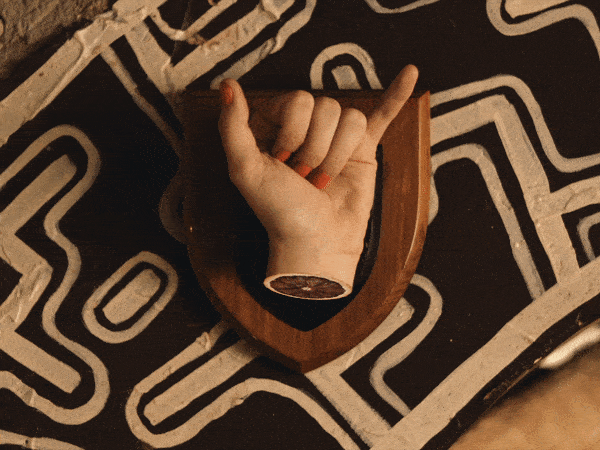 CAP19E - Hang Loose Juice_v01 GIF3.gif