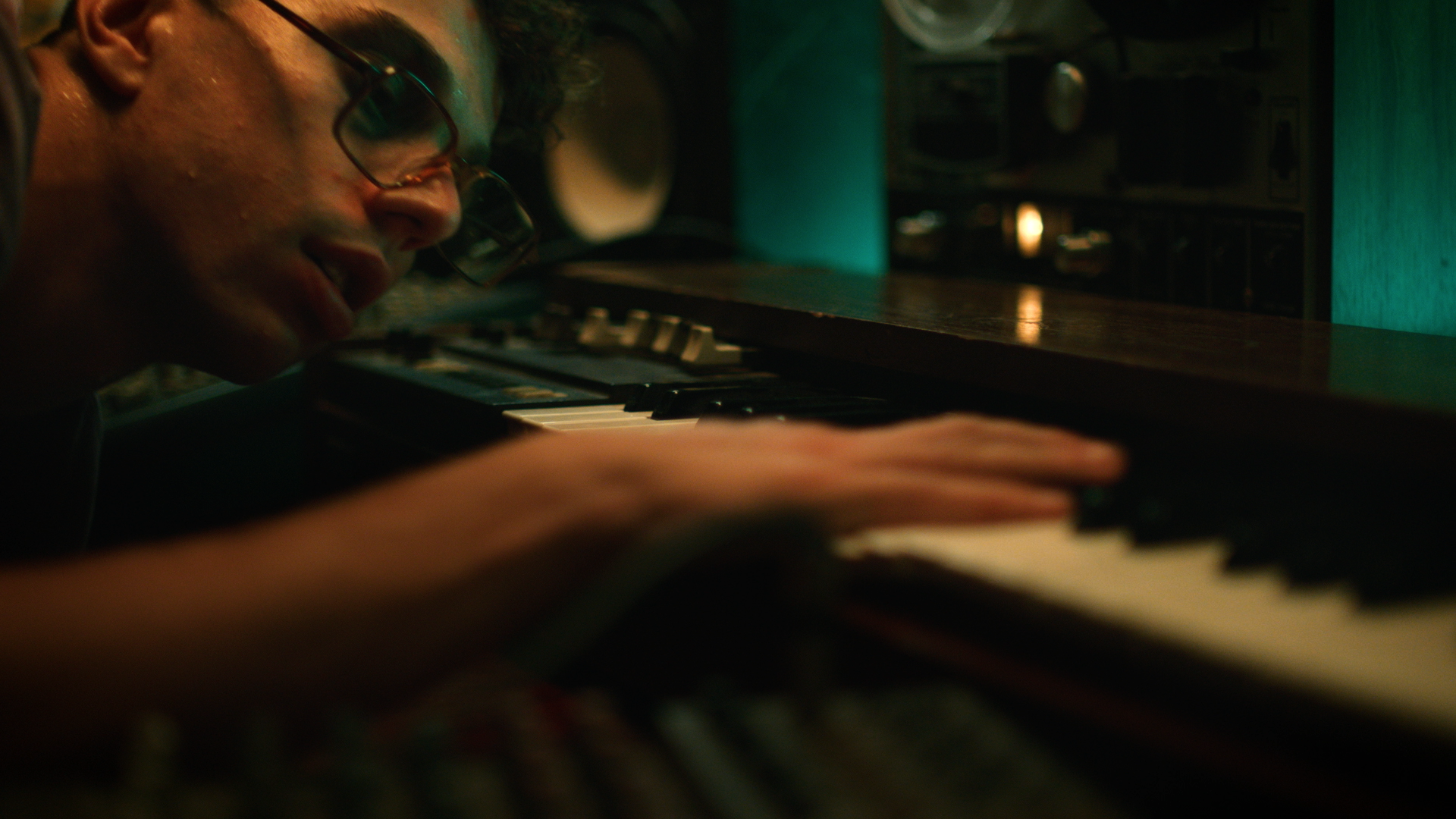 YOU20A YOUNG FRANCO - FALLIN_ APART_MASTER_V01 FOR STILLS.00_01_40_11.Still031.png