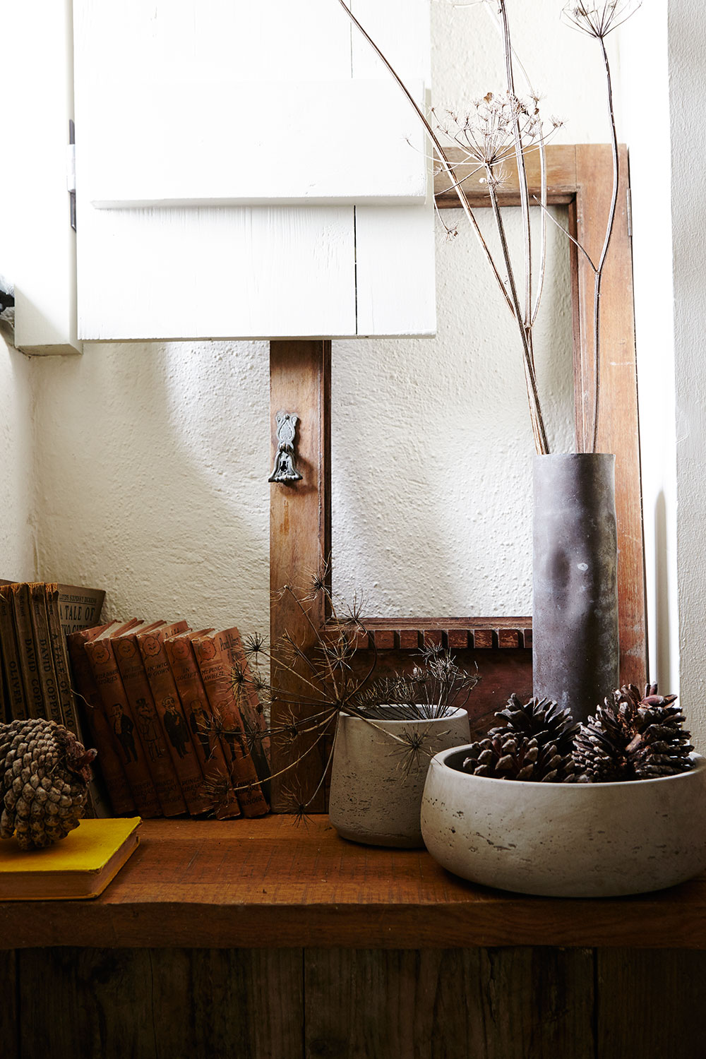 Modern_rustic-concrete_bowls-pine_cones.jpg