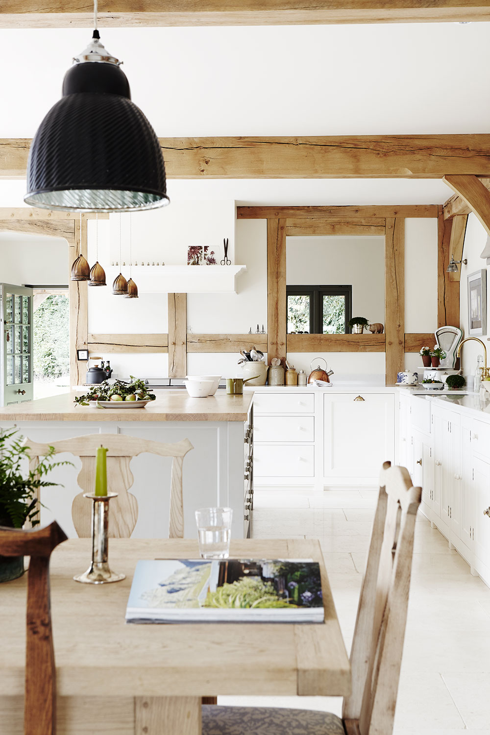 Timber_frame_country_kitchen.jpg