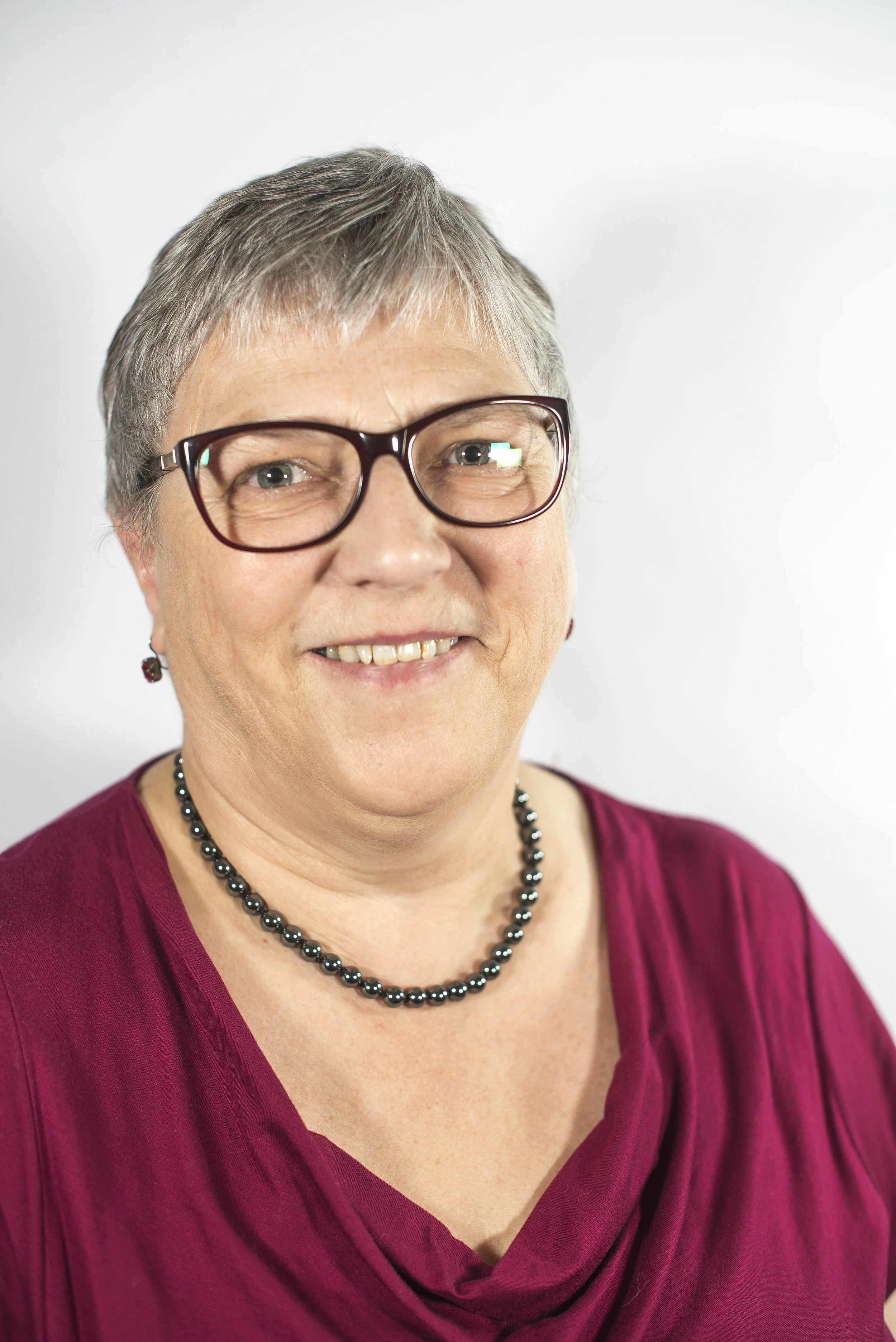 Sigrid Haakenstad, regnskapsmedarbeider sigrid@reinheim-regnskap.no Tlf. 975 33 802