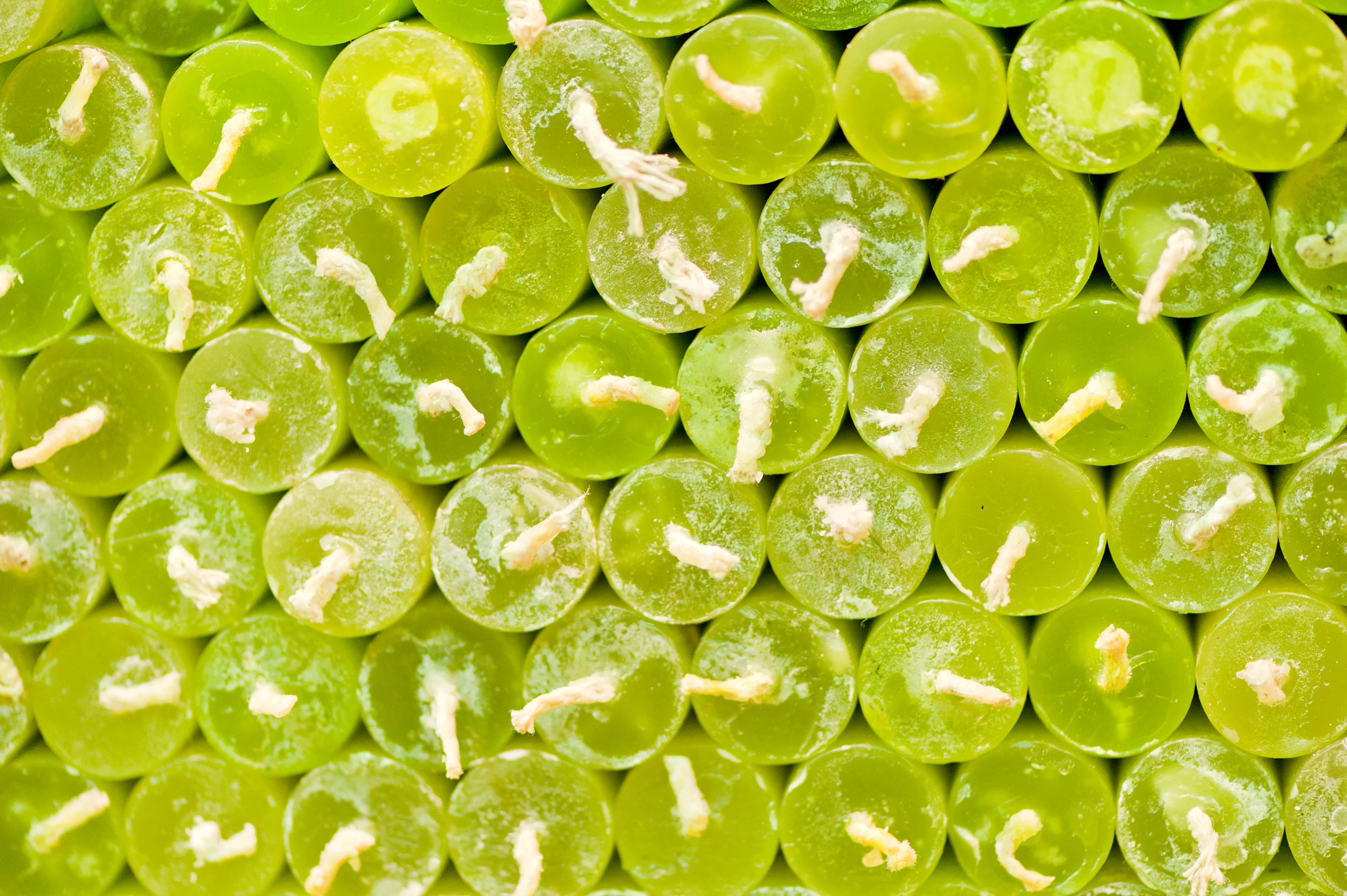 kapula-handmade-plain-frosted-candles-green.jpg