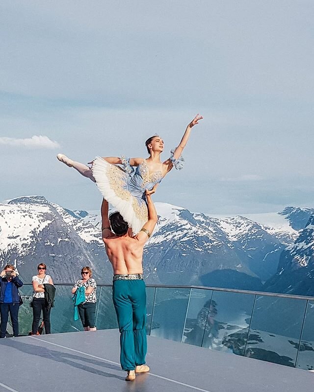 T A K K @operaen_ Dette var rein magi 💙 #nasjonalballetten #loenskylift #Loen #visitnorway #Fjordnorway #Norway #Norge